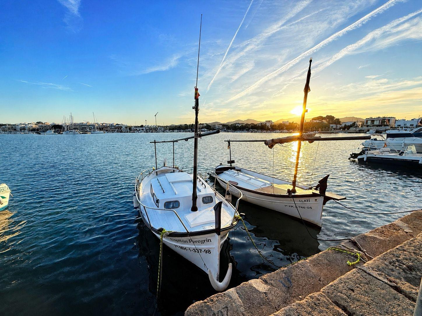 ALQUILER DE ADOSADO DE TRES PLANTAS Y DOS TERRAZAS A UN MINUTO DEL MAR EN PORTOCOLOM