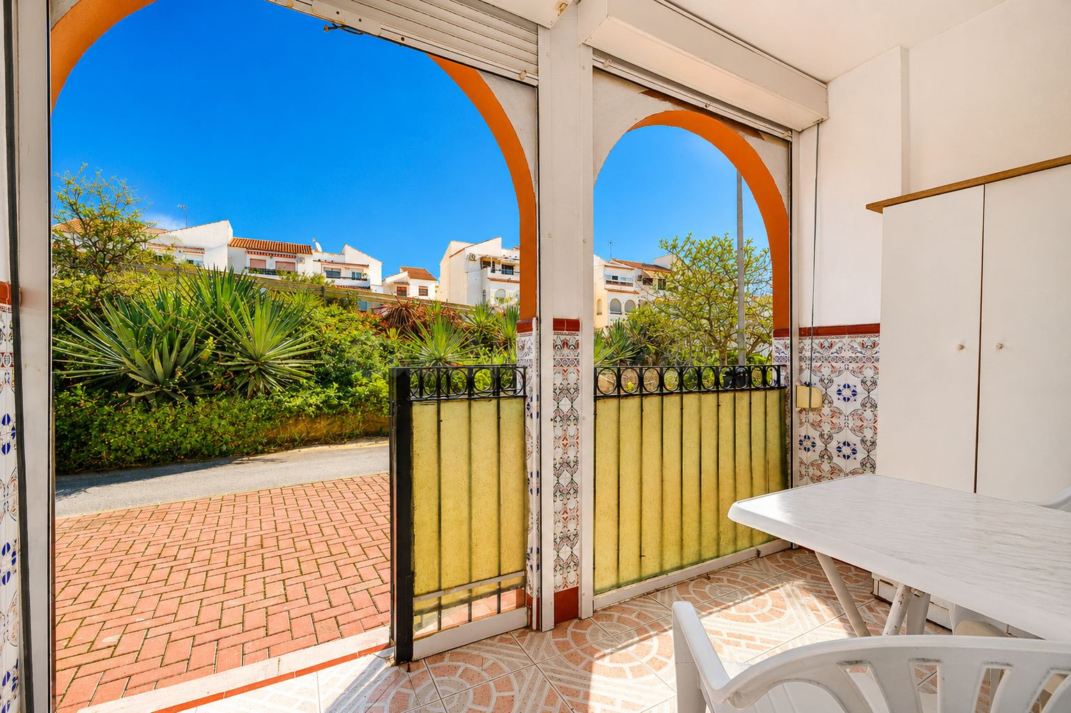 BUNGALOW DE 2 DORMITORIOS 1 BAÑO EN TORREVIEJA (PLAYA DE LOS NAUFRAGOS)