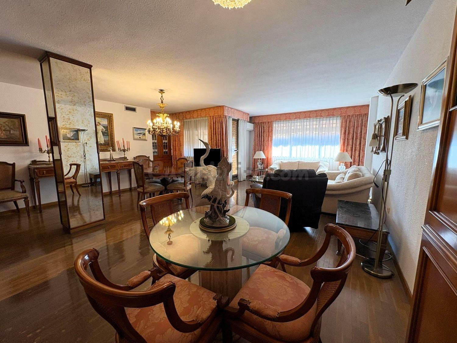 Piso 3 habitaciones 162m² en alquiler - Nou Moles