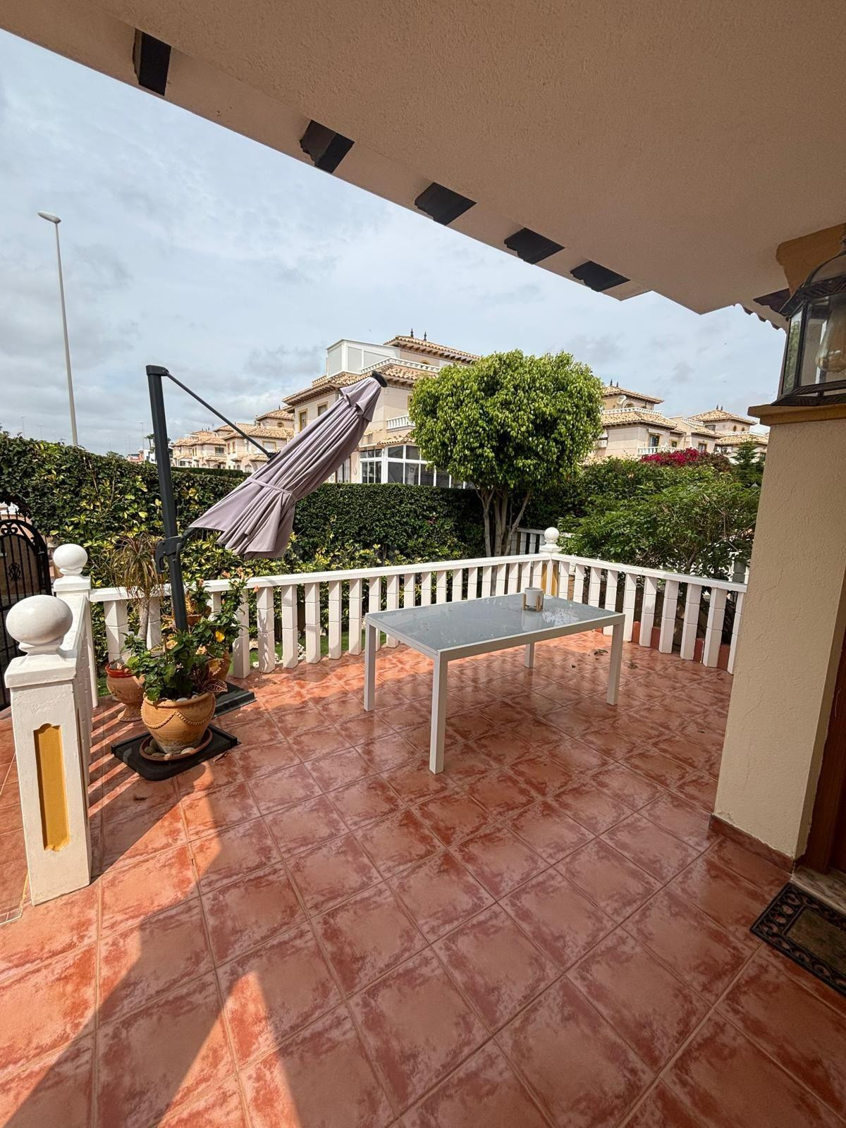 BUNGALOW DE 2 DORMITORIOS 1 BAÑO, EN LOMAS DE CABO ROIG ( ORIHUELA COSTA )