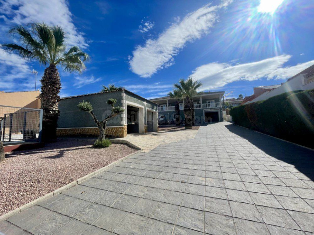 Villa 4 habitaciones 300m² en venta - DOÑA PEPA