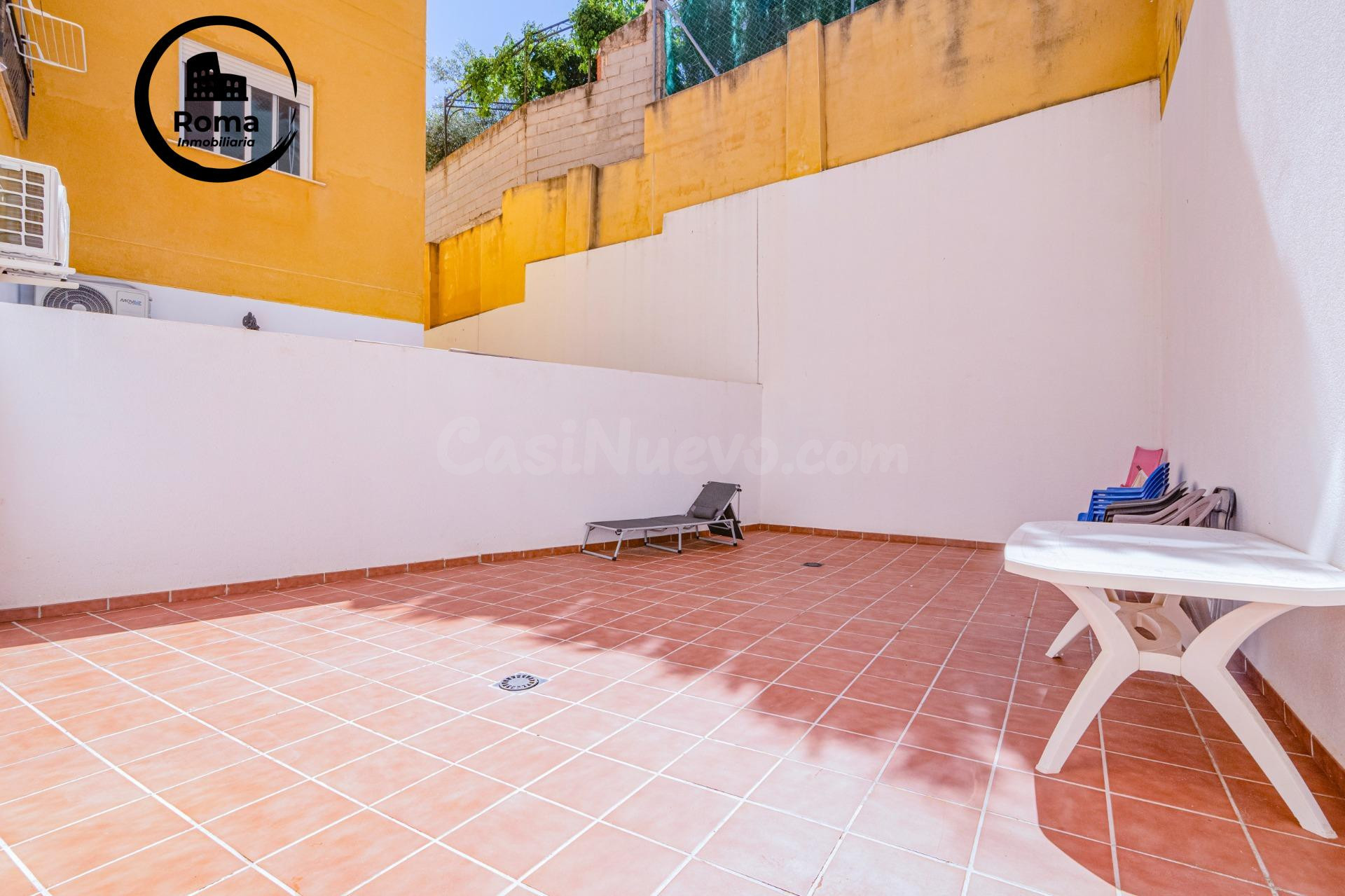 PISO CON PATIO Y COCHERA EN LA ZUBIA