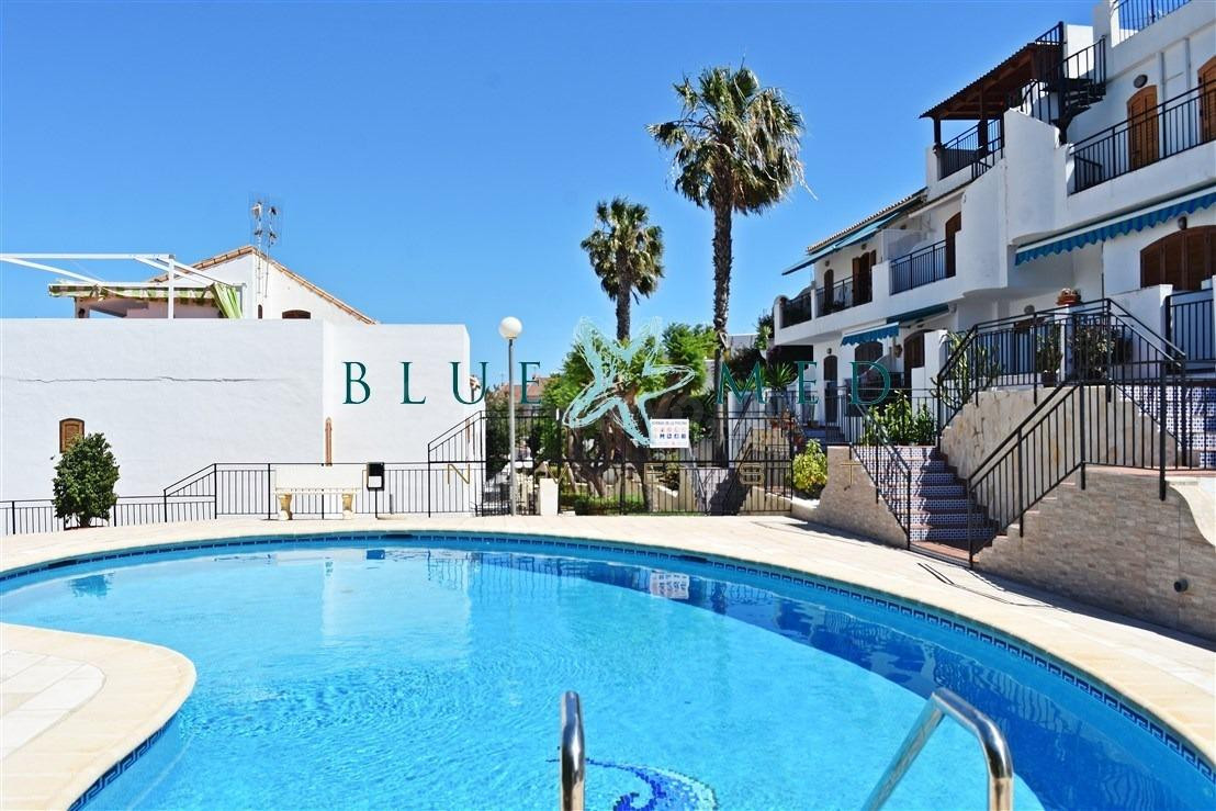 ÁTICO EN VENTA EN EL ALAMILLO CON SOLÁRIUM Y VISTAS AL MAR