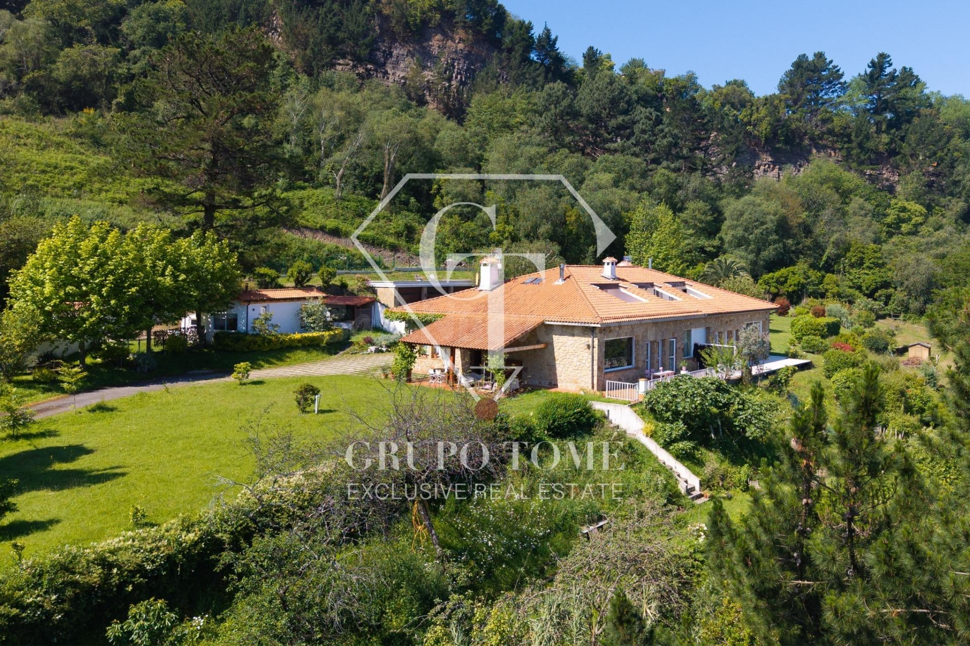 Villa con vistas infinitas al Cantábrico en la Costa Vasca y Guest house - foto 4