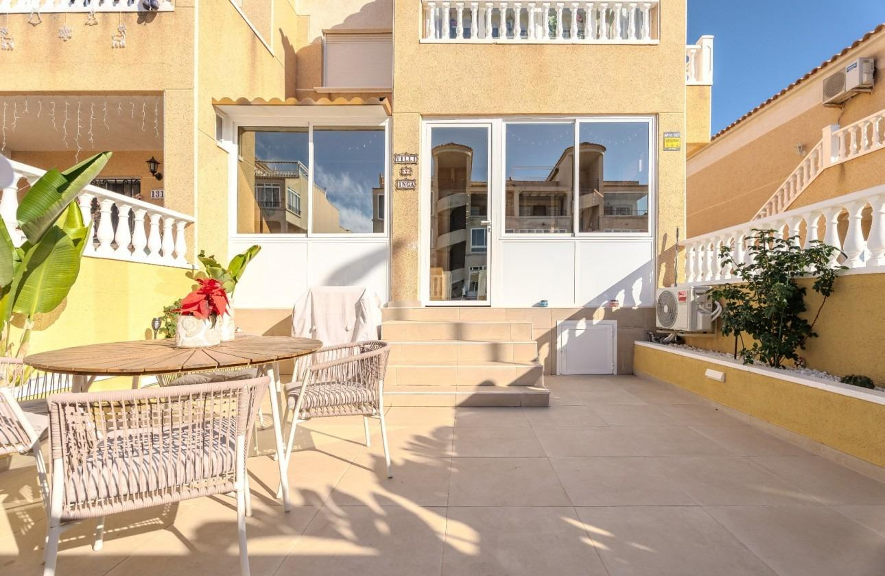 Apartamento moderno con amplias terrazas en Punta Prima | Orihuela Costa