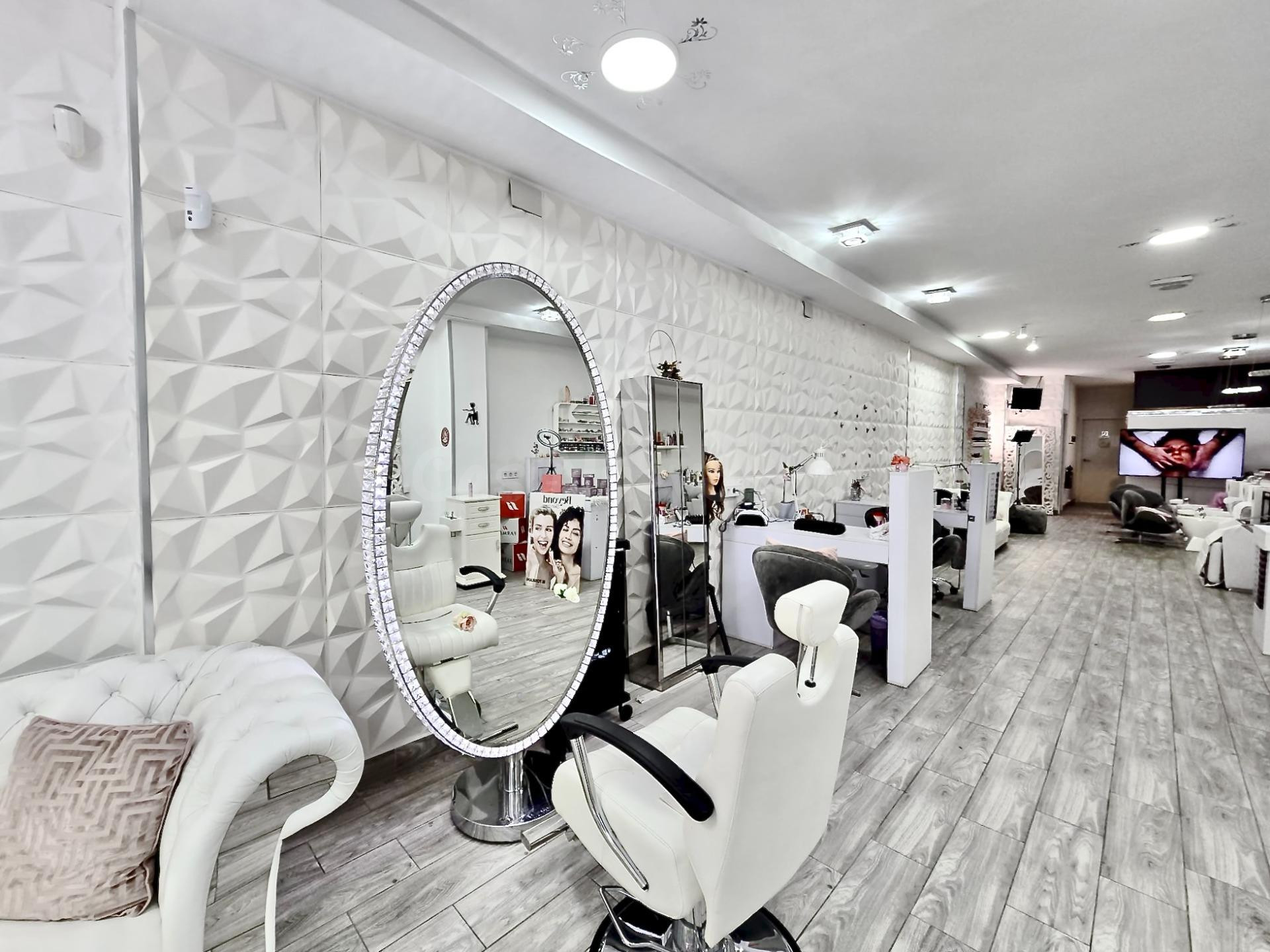 UN SALÓN DE BELLEZA QUE NO PARECE UN TRASPASO… PARECE UNA MARCA LISTA PARA SEGUIR CRECIENDO