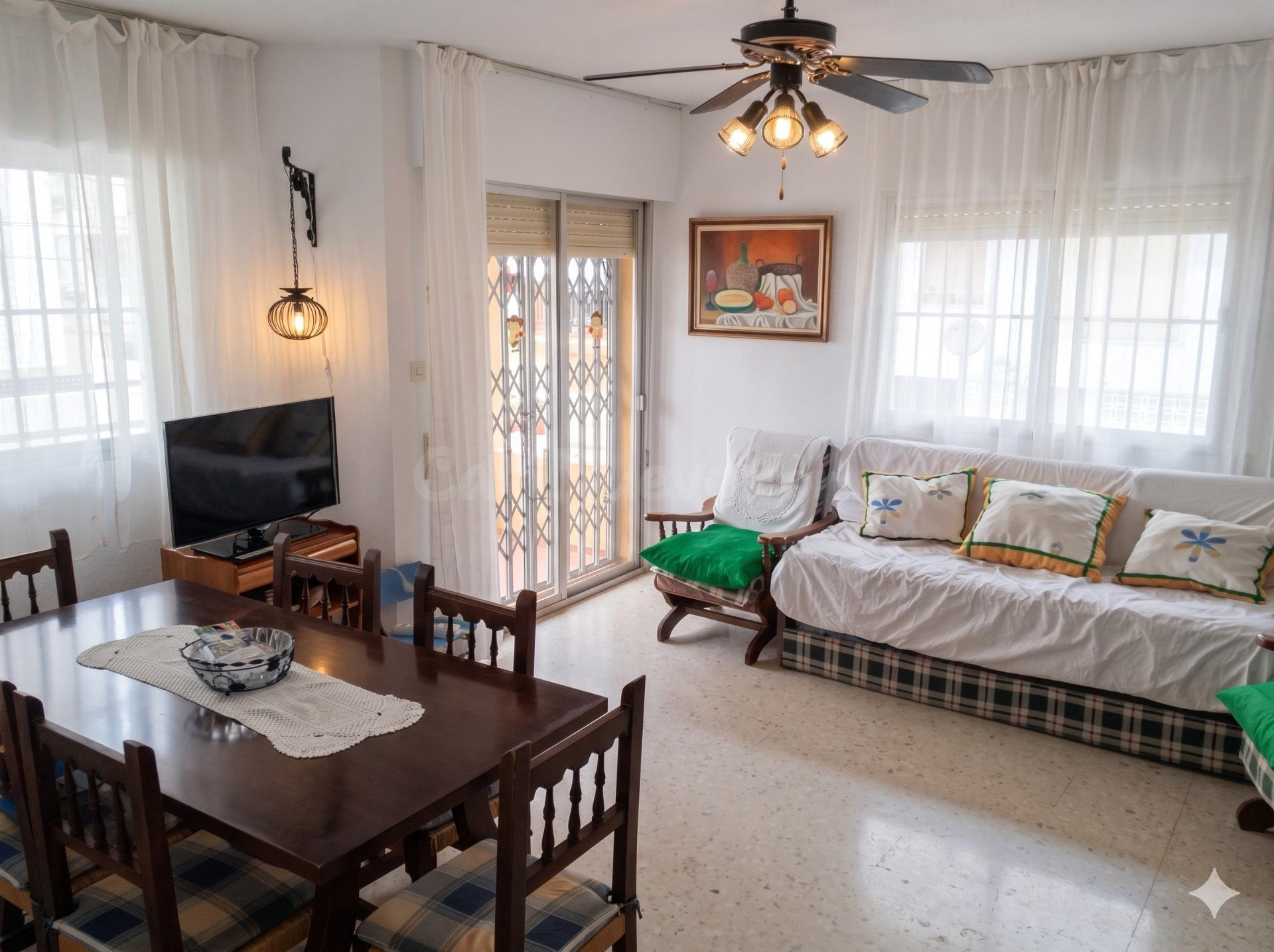 Exclusivo Piso en Venta en Almuñécar: Ubicación Inmejorable junto a Playa San Cristóbal | Ref: DLR00237