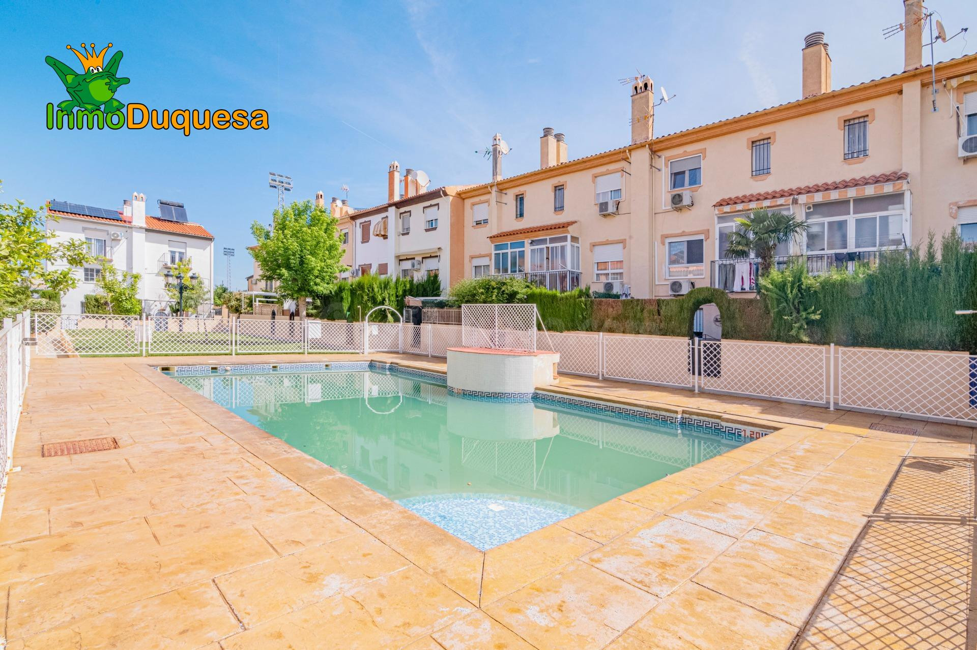 Casa adosada en lomalinda - Ogijares (Con piscina comunitaria)