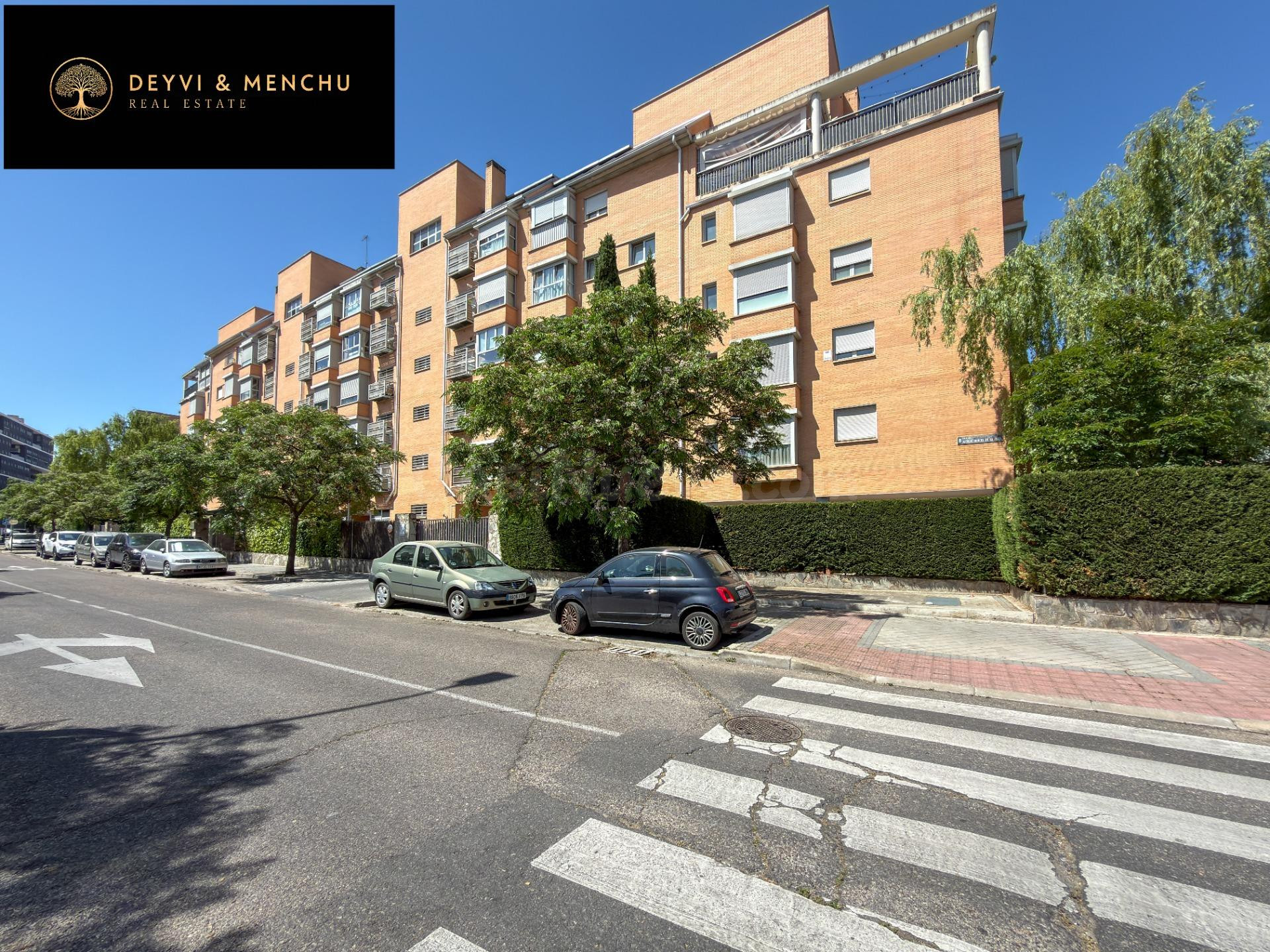 SANCHINARRO · HORTALEZA — 98 m2 CON DOS GARAJES Y PISCINA
