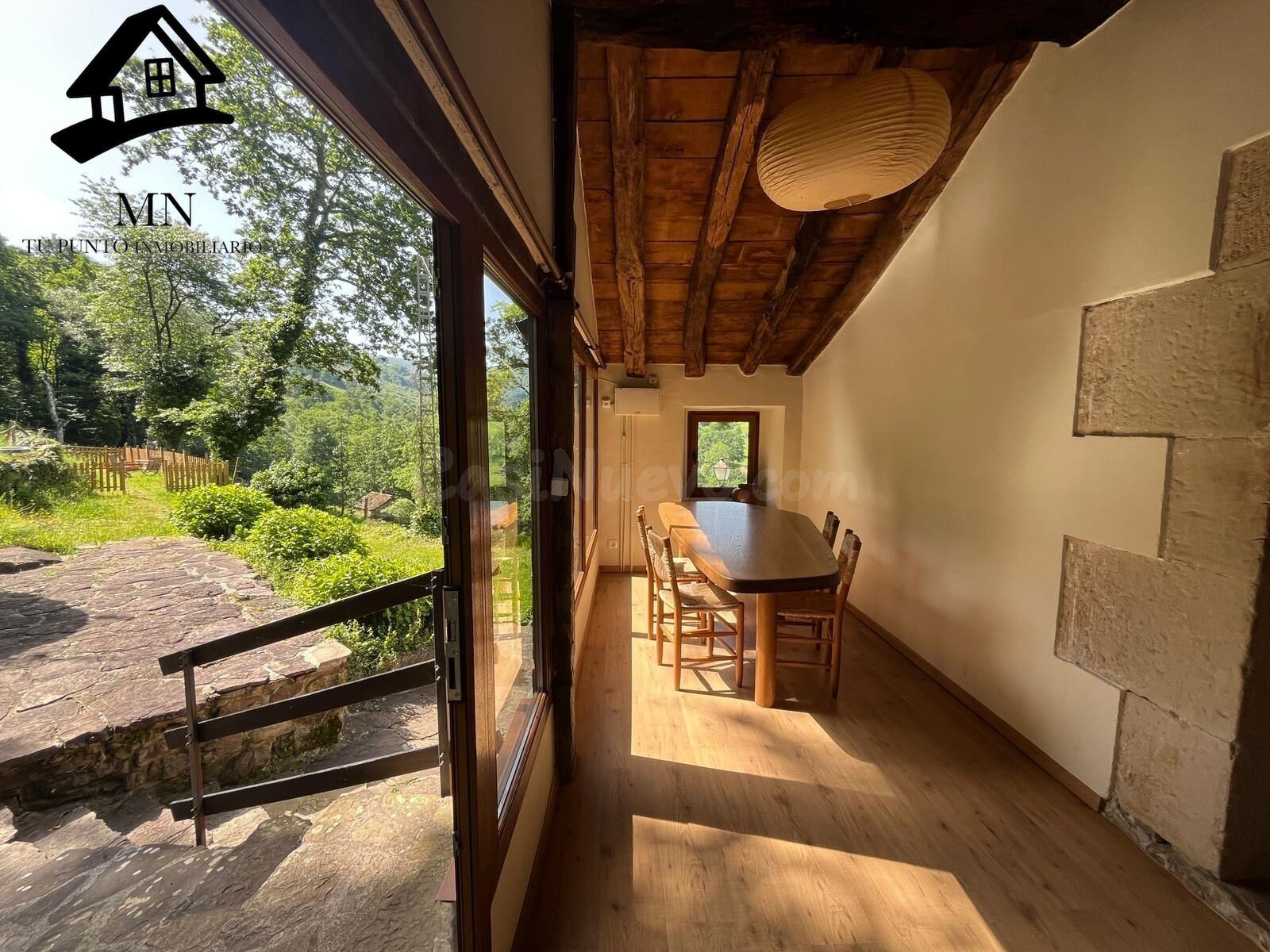 ESPECTACULAR COMPLEJO RÚSTICO: 6 CABAÑAS PASIEGAS, UNA YA REHABILITADA, EN UNA FINCA DE 3,8 HECTÁREAS