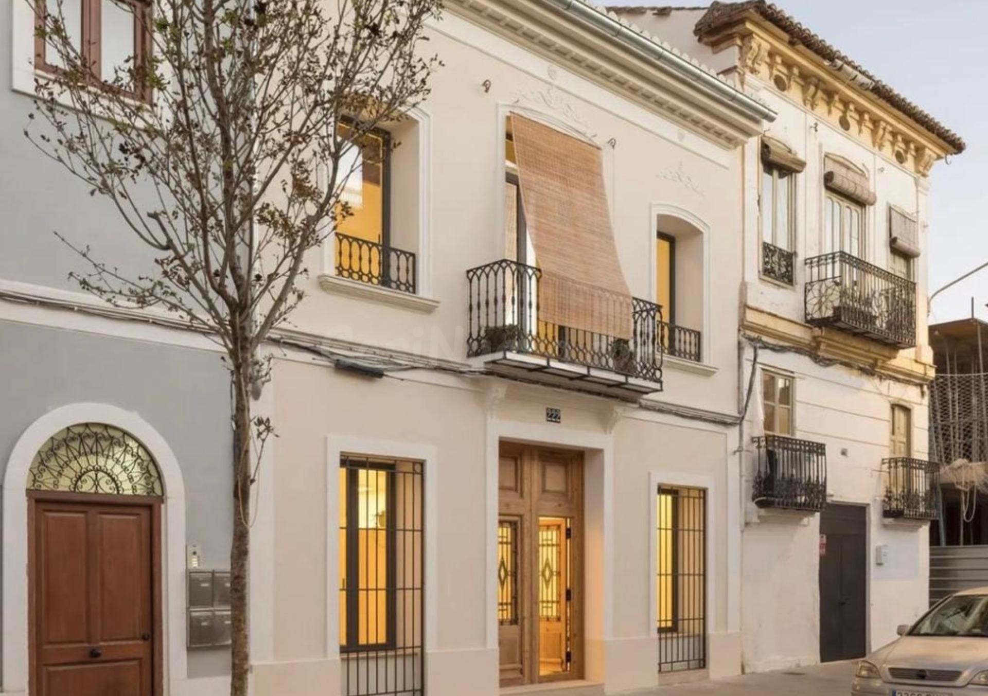 Casa de pueblo para reforma integral con proyecto y piscina en Bétera centro