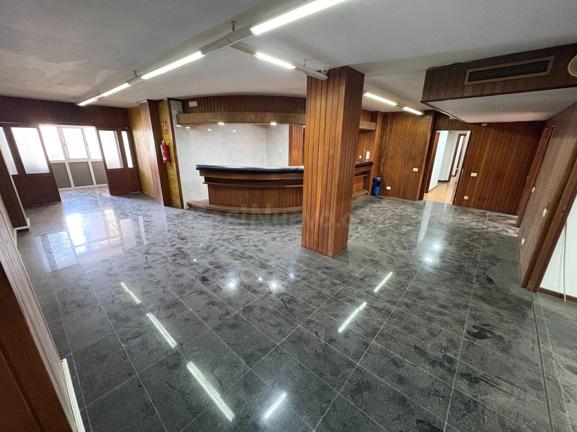 Oportunidad zona Triana - Gran piso con garaje y con muchas posibilidades
