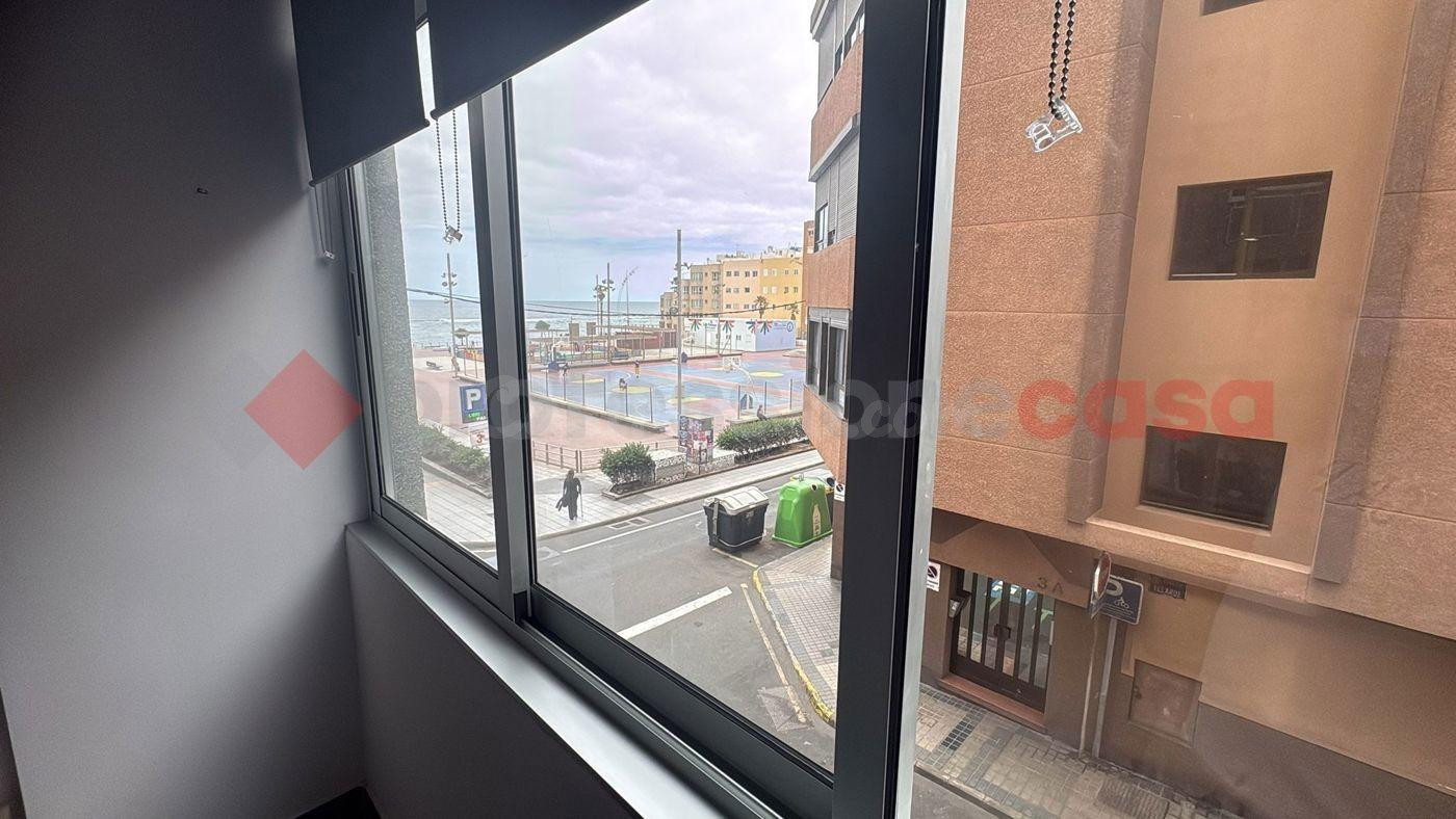 Exclusivo apartamento junto al mar en una de las mejores zonas de Las Palmas - foto 3