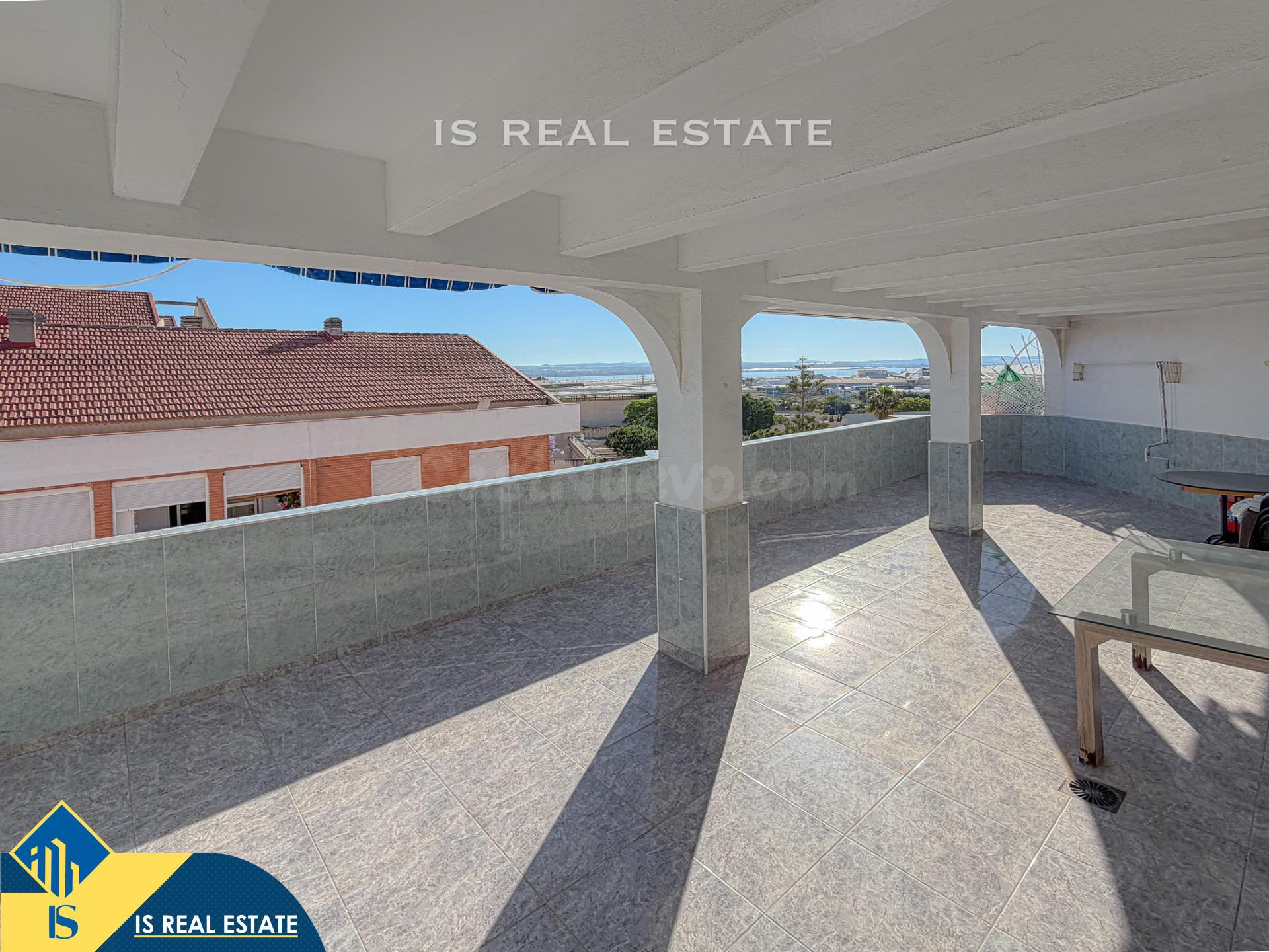 Exclusivo Ático con Gigantesca Terraza e Increíbles Vistas a la Laguna Rosa + Piscina Comunitaria (400 mts Playa)
