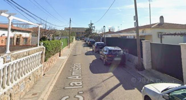 TERRENO URBANIZABLE PARA CHALET UNIFAMILIAR DE 3 PLANTAS - foto 3