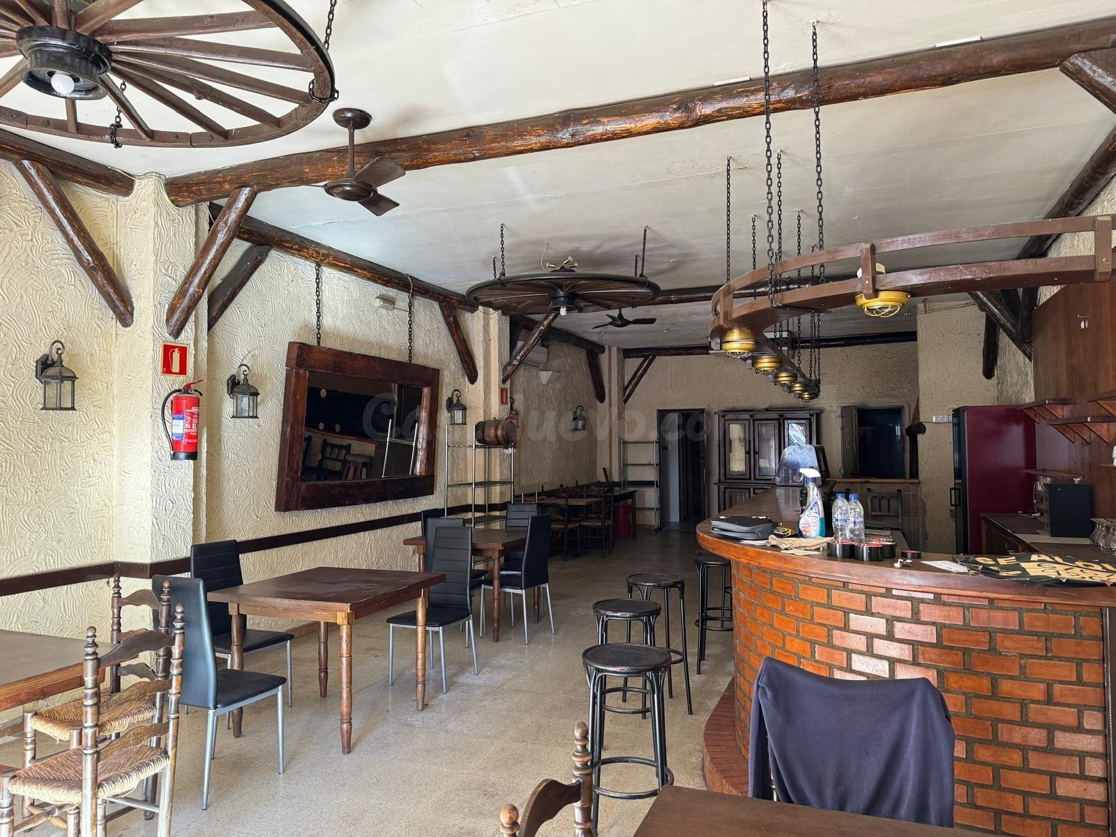 Local Comercial en el Centro de Roses · 120 m2 · 2 Salidas de Humos · Gran Afluencia de Paso