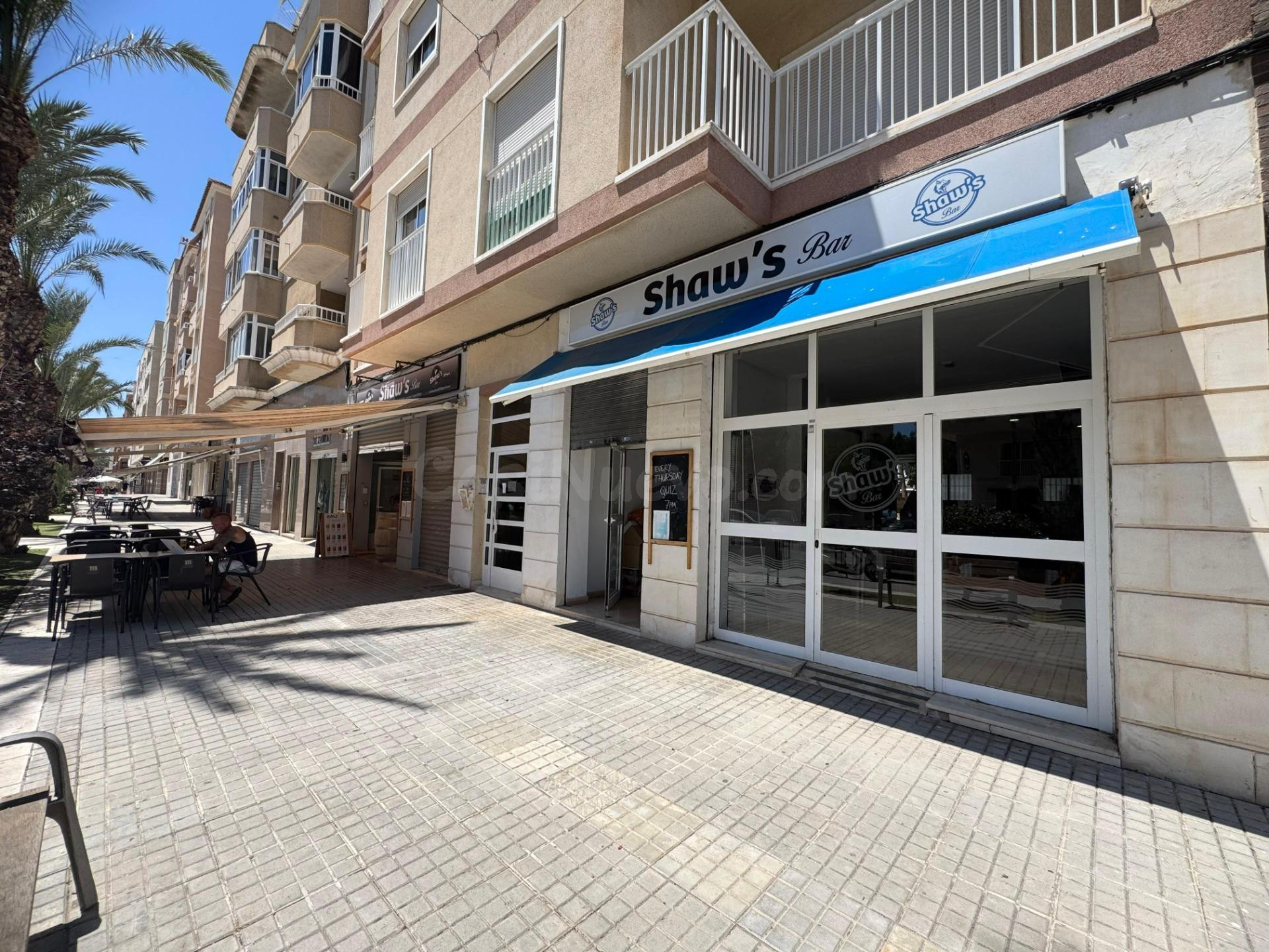 Amplio local comercial en La Marina – Ideal para inversión