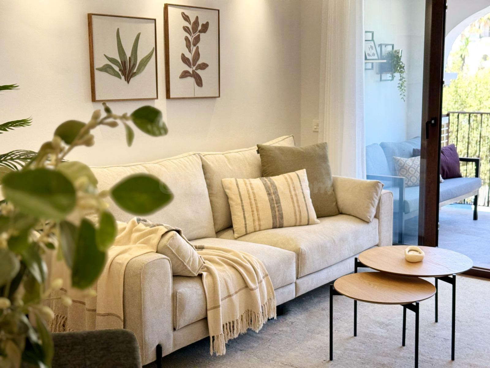 Exclusivo Apartamento con Vistas al Mar en Puerto de la Duquesa – Excelente Oportunidad de Inversión Vacacional
