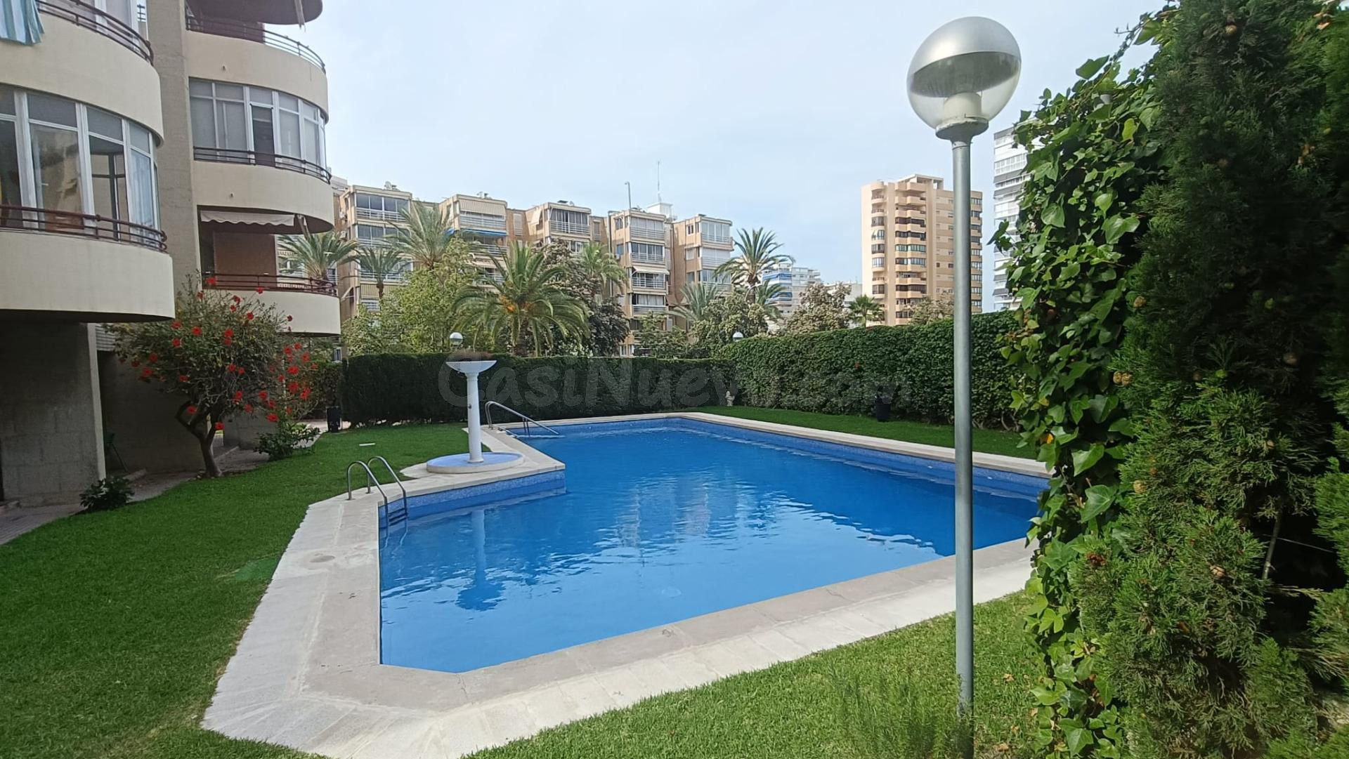 Apartamento en Playa de San Juan a 150 m del mar con piscinas y parking