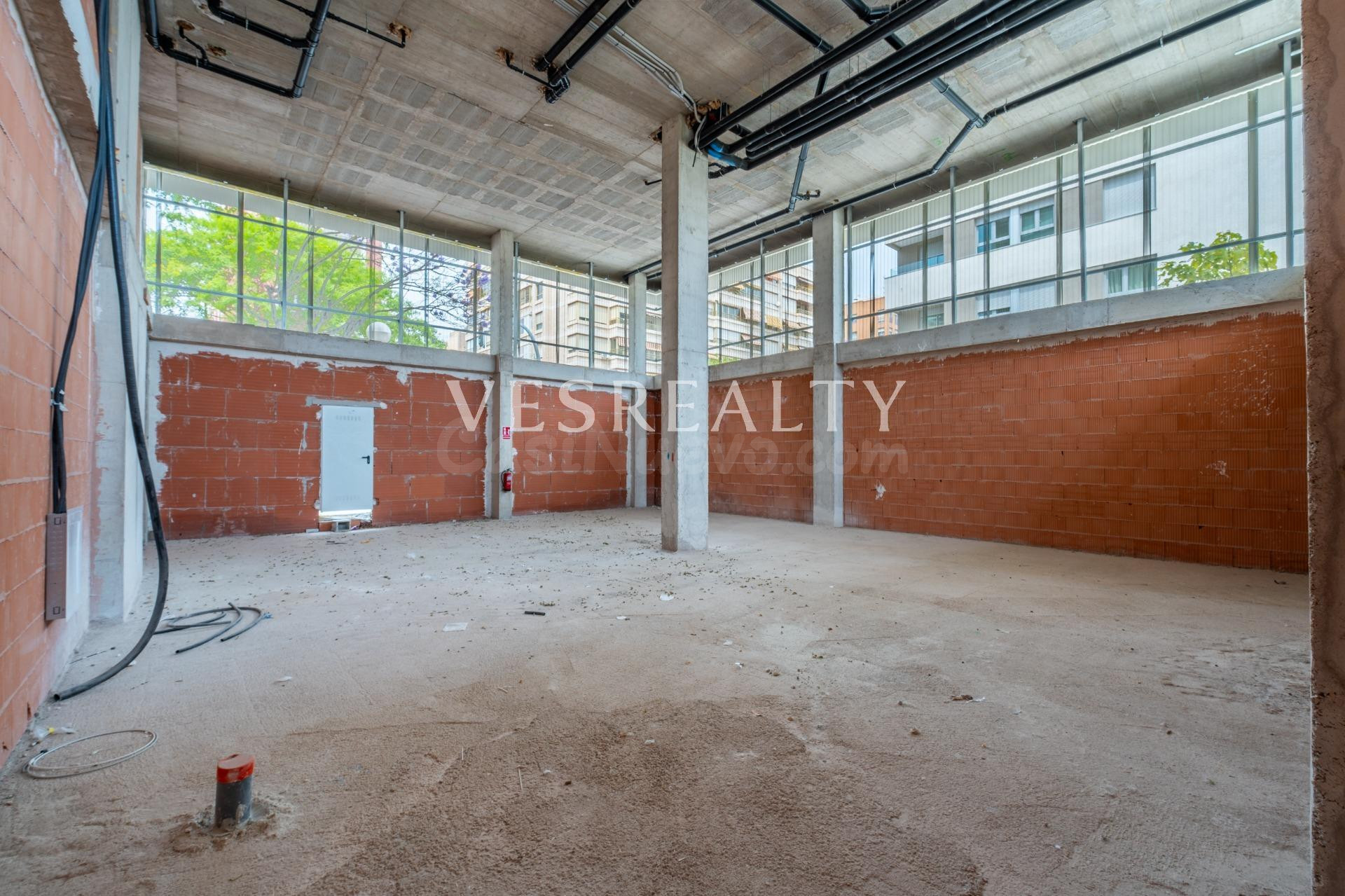 Excelente local comercial en alquiler en Avenida Catedrático Soler, Alicante