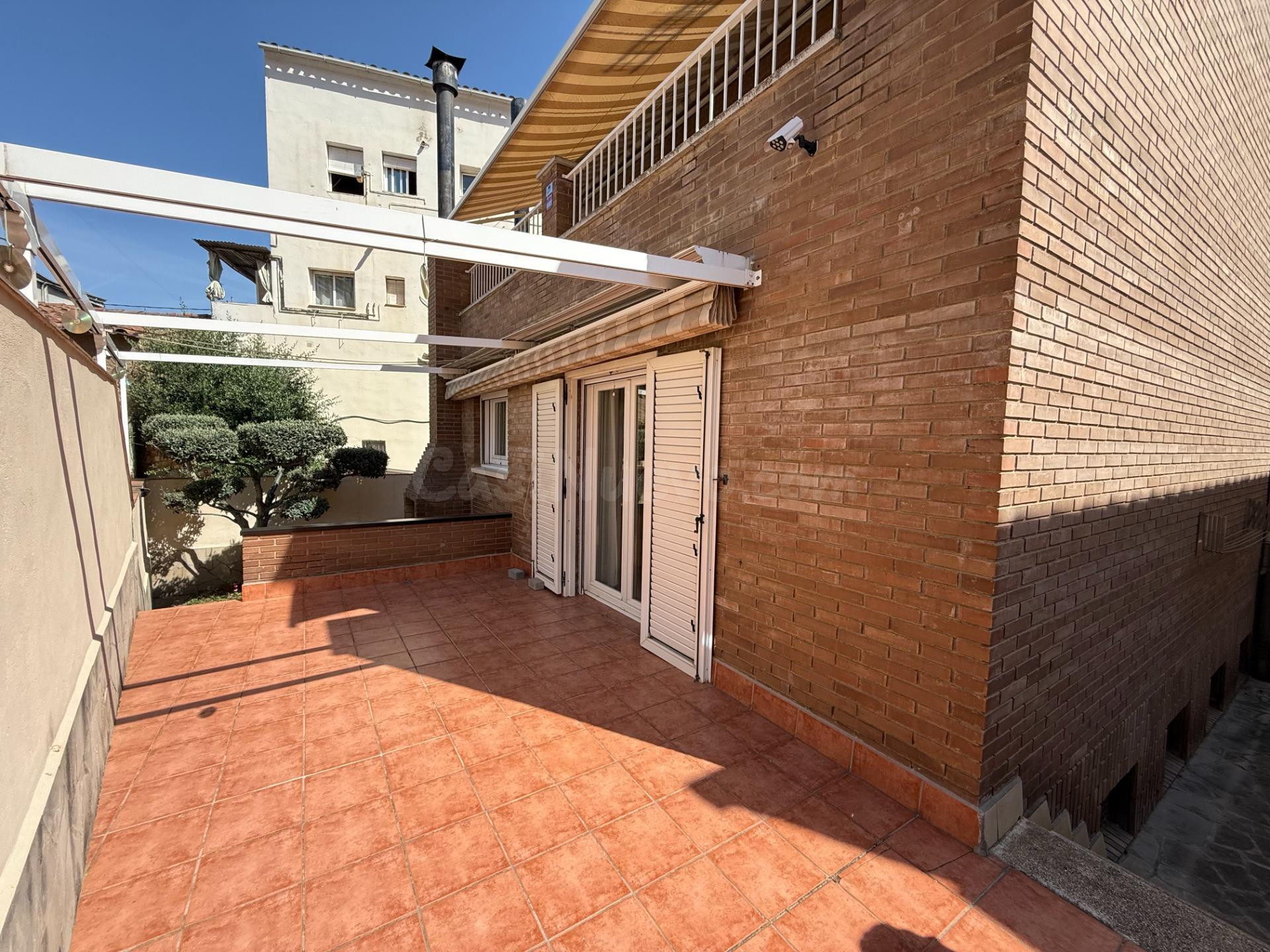 Elegante Chalet en Zona Alta, Lleida - A la Venta - foto 2