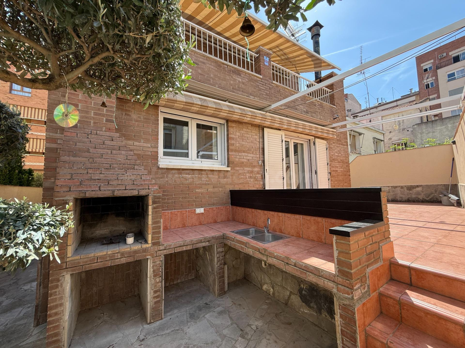 Elegante Chalet en Zona Alta, Lleida - A la Venta - foto 4