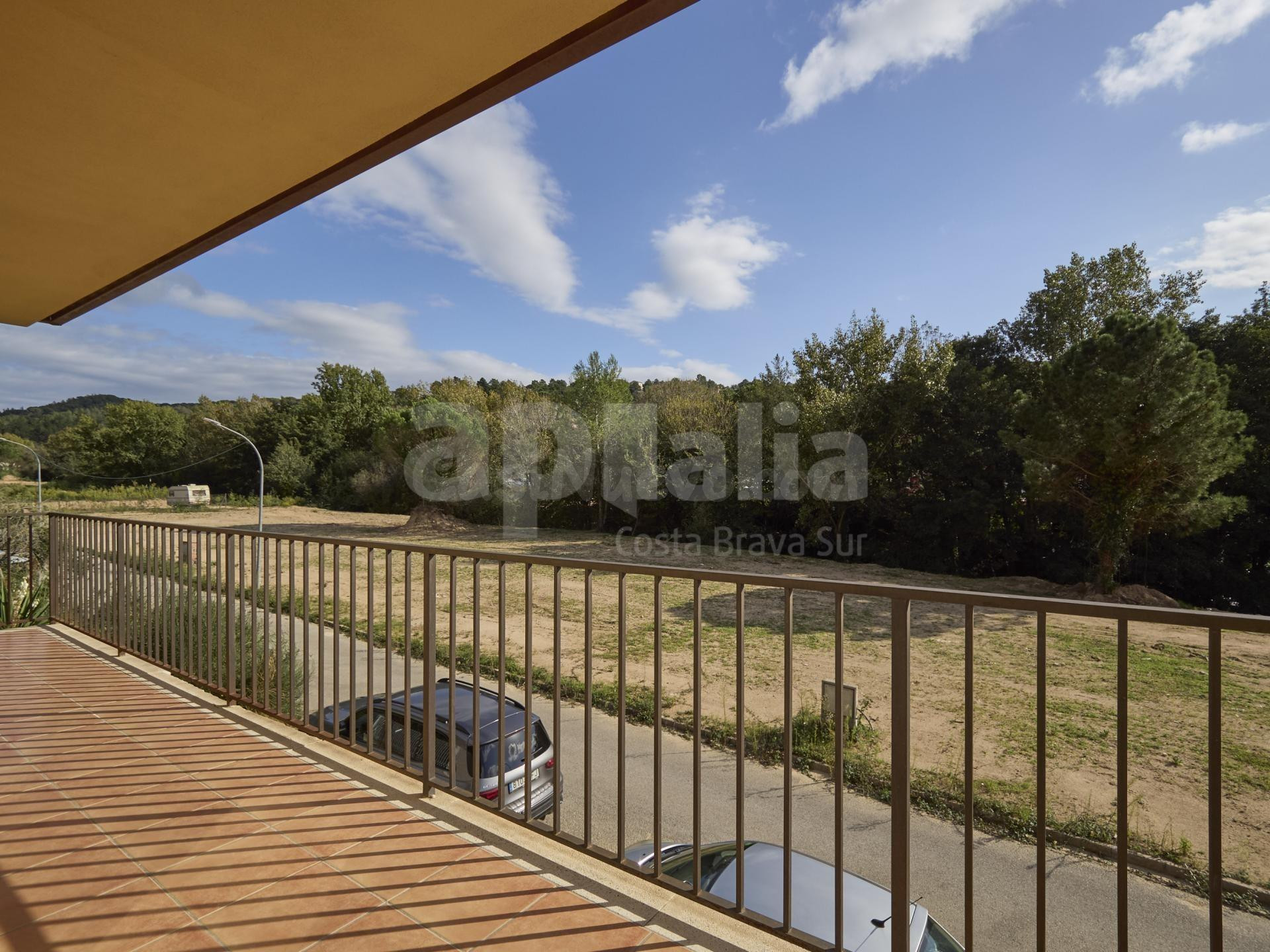 Casa con piscina y jardín en Lloret de Mar  – lista para entrar a vivir
