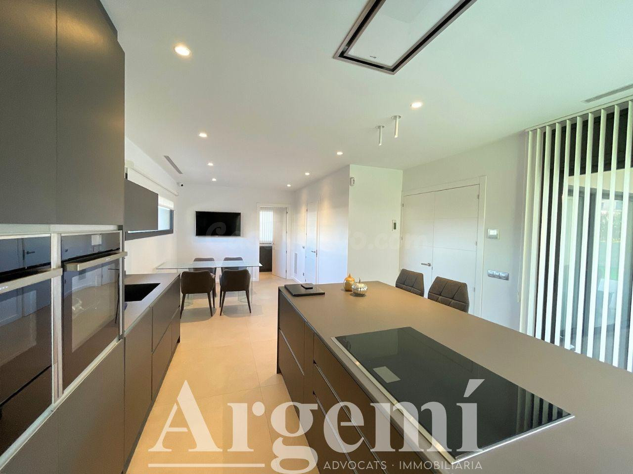 Venta espectacular chalet en Palau-Solità i Plegamans