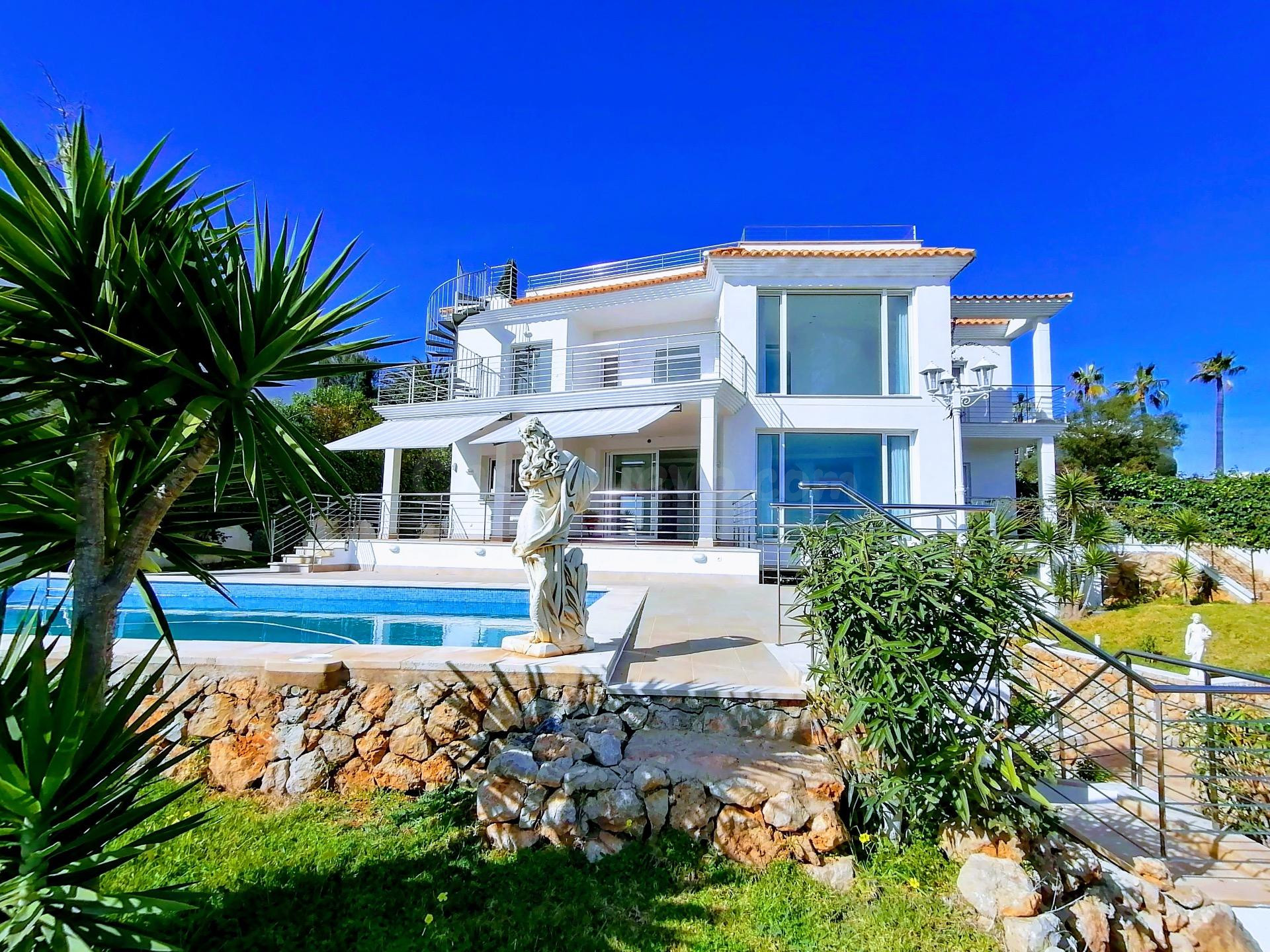 MAGNIFICA VILLA EN SANTA PONSA