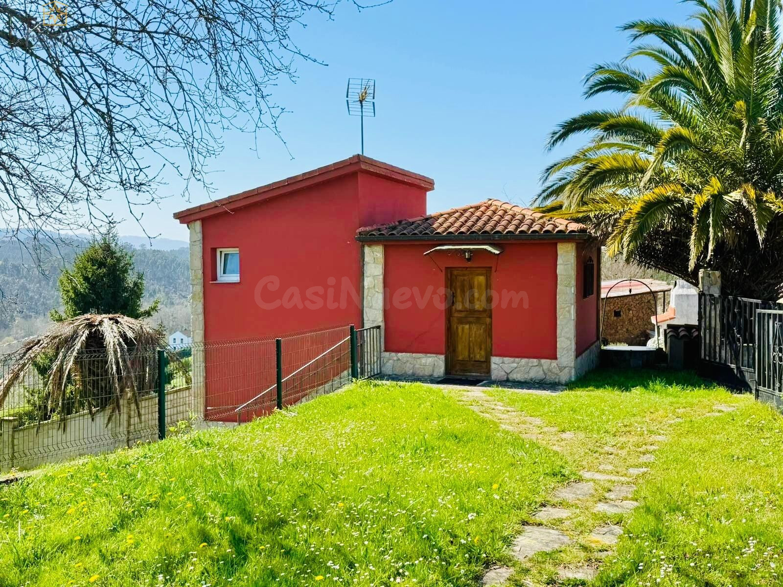 Casa con parcela y dos edificaciones en Agüero, Villaviciosa.