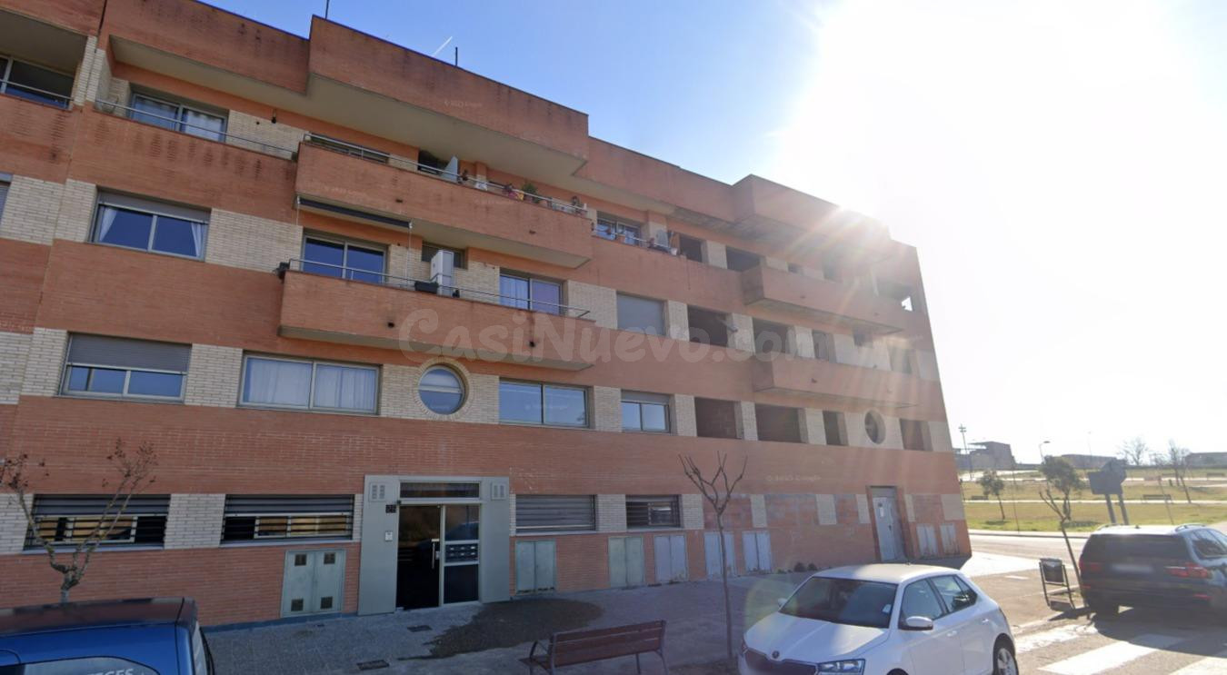Se vende piso OKUPADO en Miquel Martí I Pol en Cassà de la Selva (Girona).