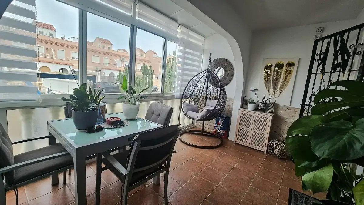 Chalet adosado en venta en Calle Canarias, 8