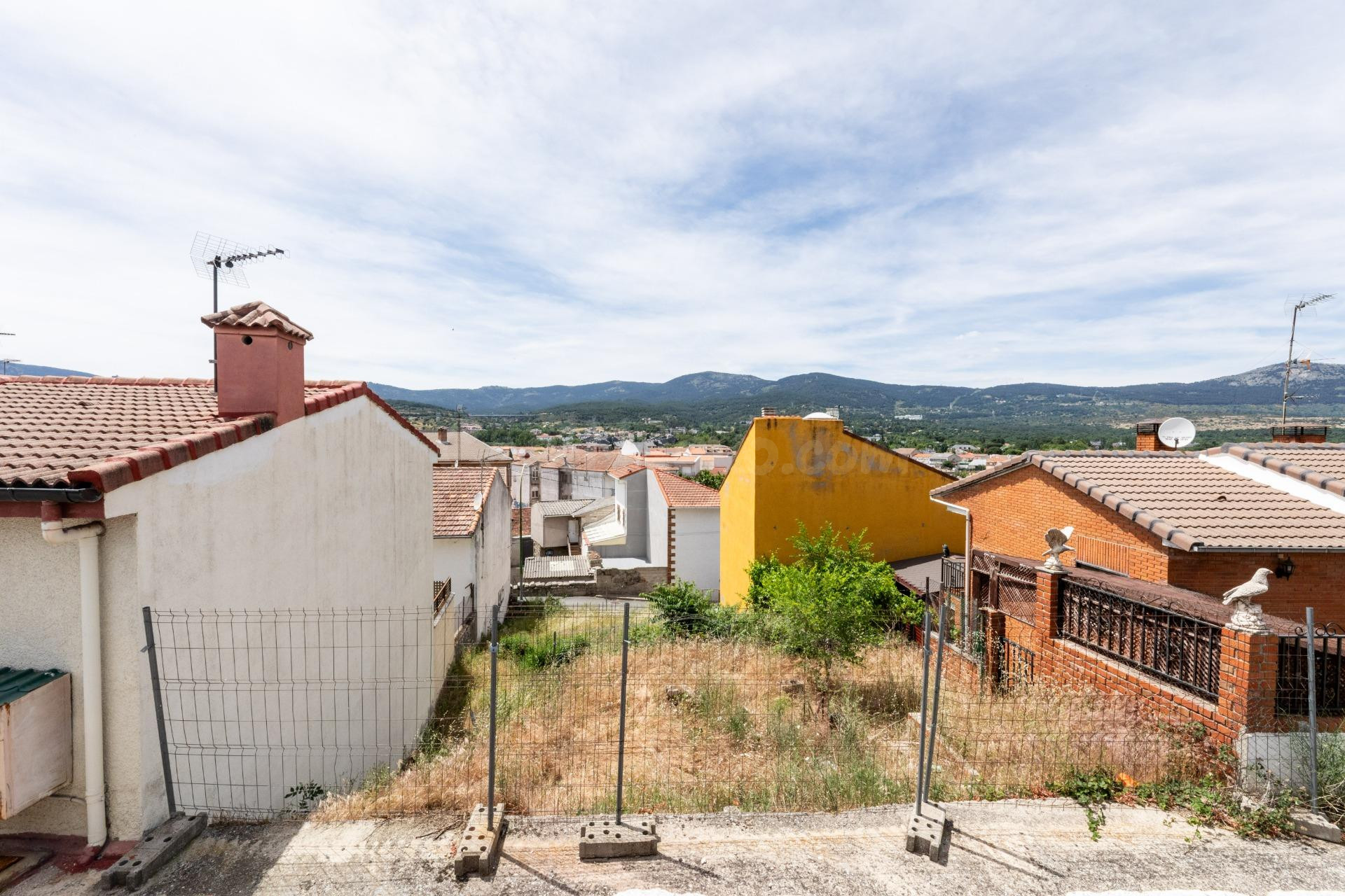 Parcela urbanizable con vistas espectaculares en ubicación p - foto 2