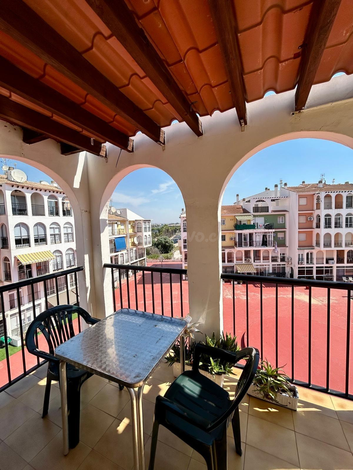 Ático dúplex con vistas al mar y amplia terraza a 550 metros de la playa | Mar Azul – Torrevieja | 190.000 €