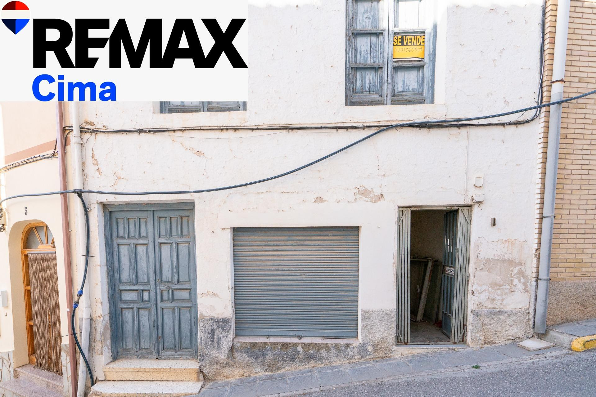 Local con acceso a dos calles y posibilidad de división en d - foto 2