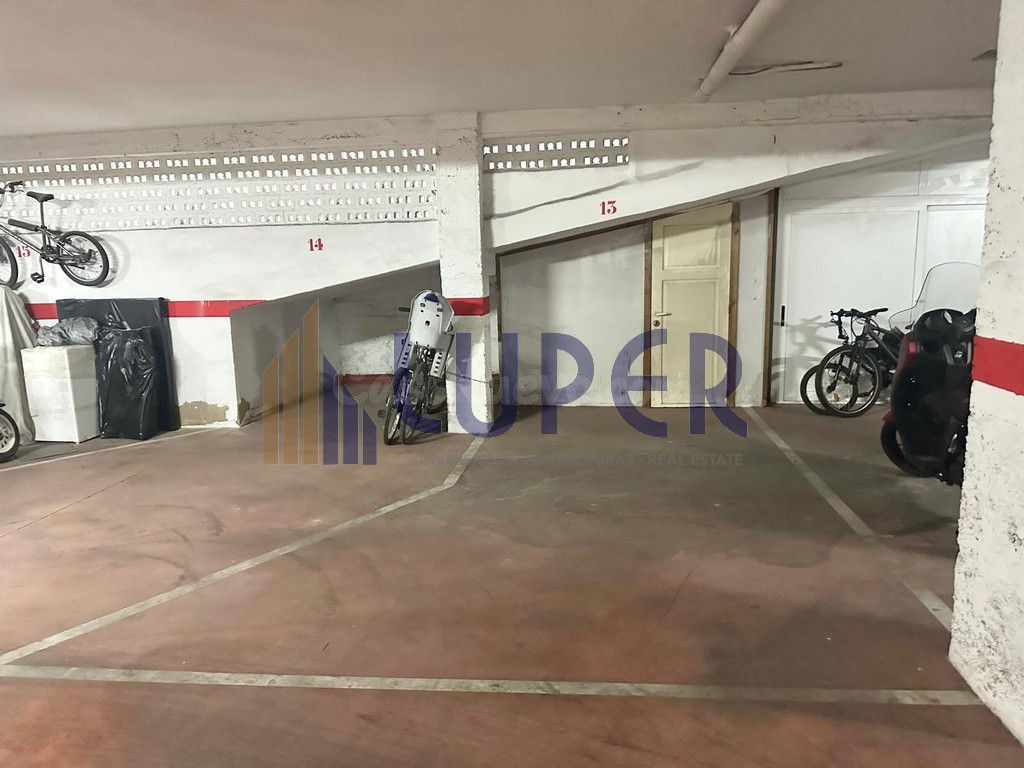 Garaje 11m² en venta - Sur