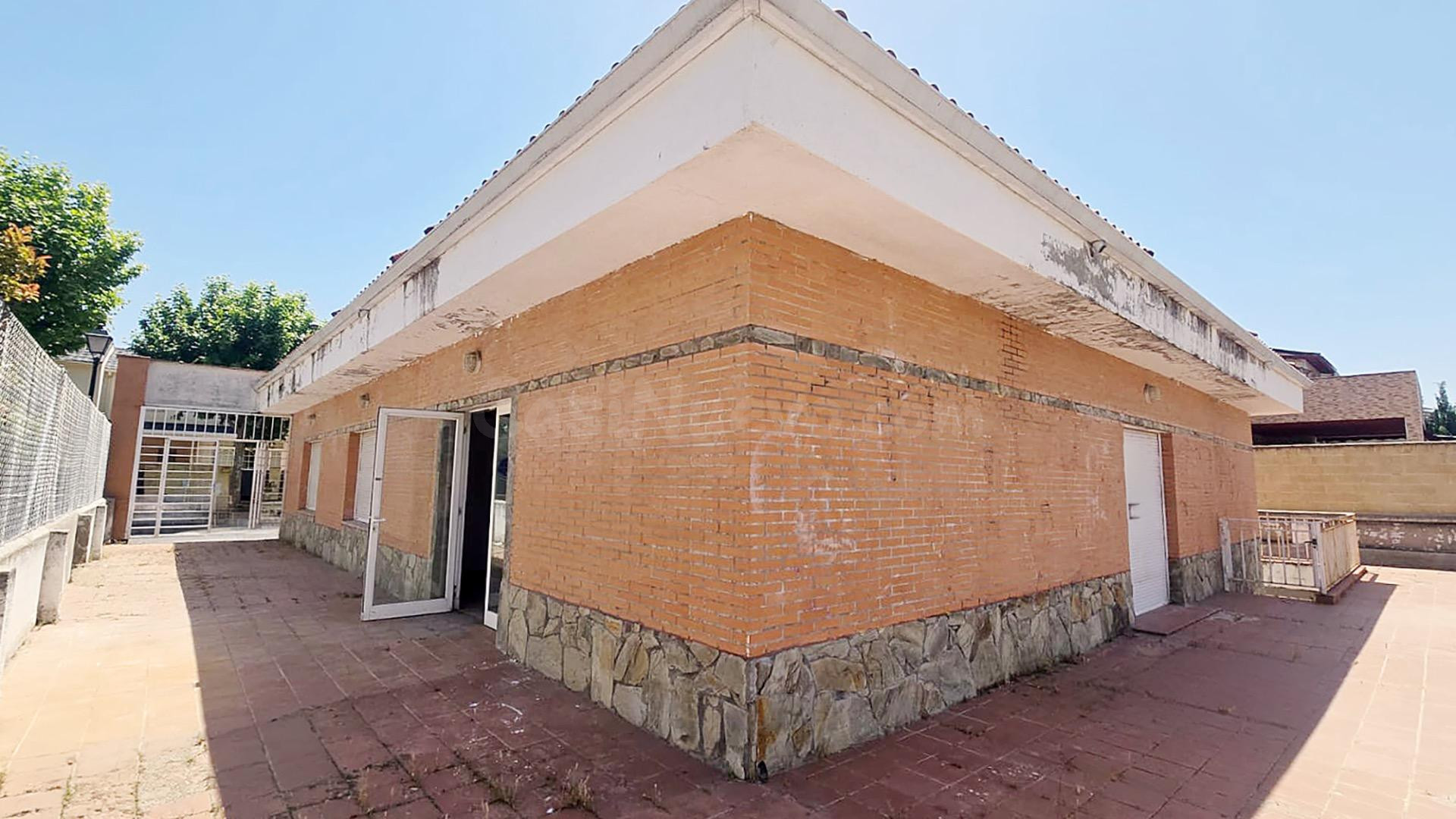 ESPACIO DE USO COMERCIAL EN VILLANUEVA DE LA CAÑADA