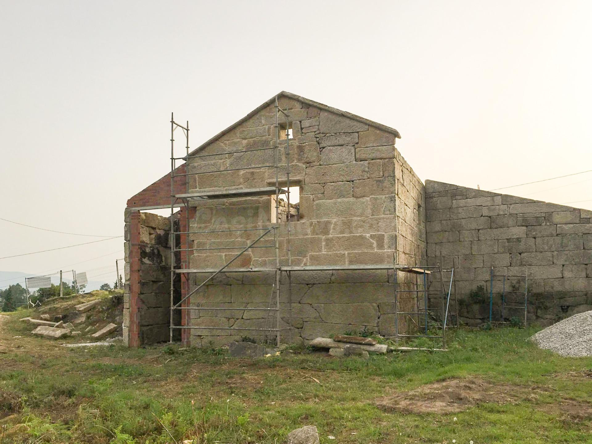 Casa típica gallega con encanto y gran potencial para restaurar en Ponte Sampaio