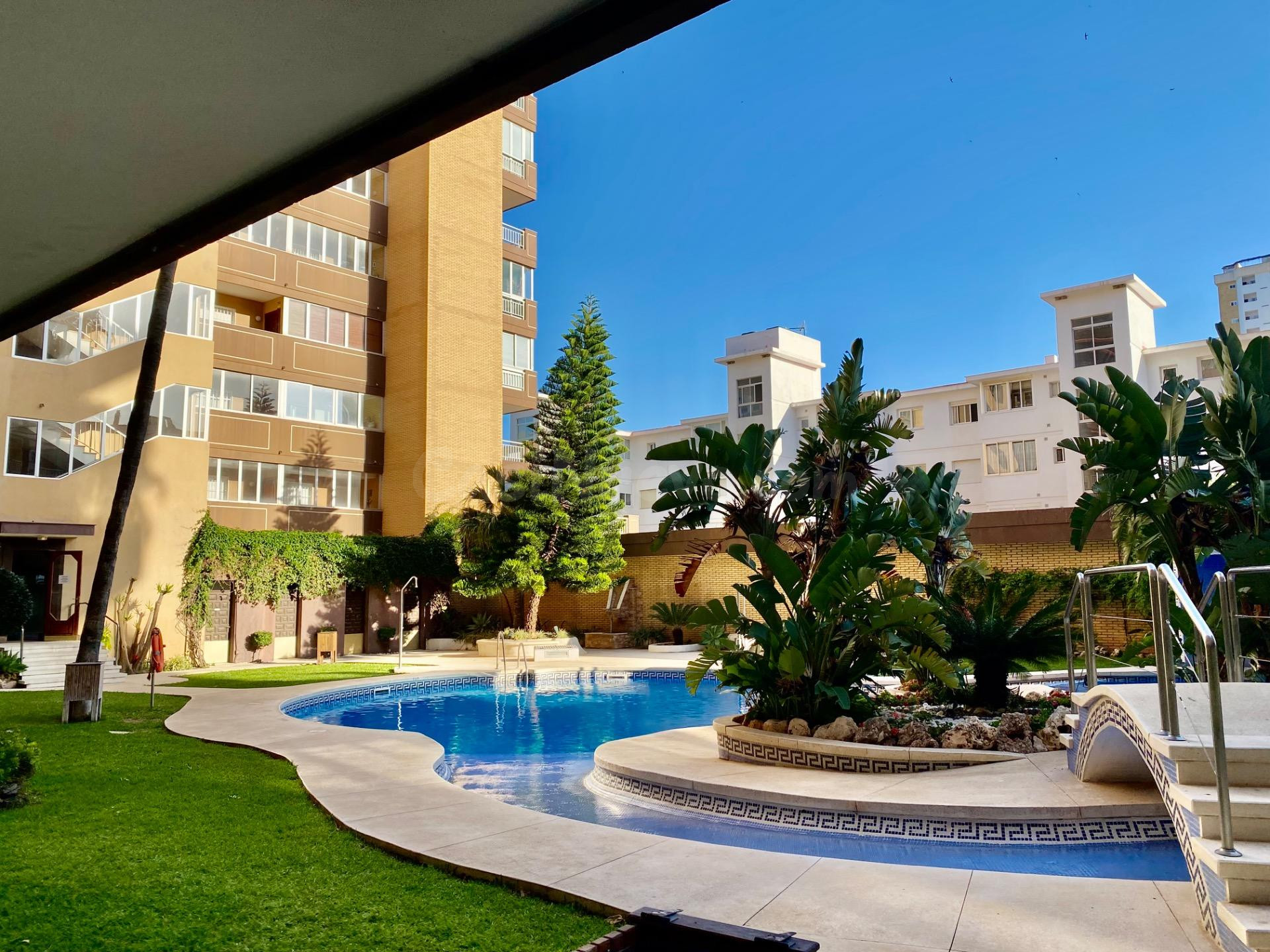 ASOMBROSO APARTAMENTO JUNTO AL MAR EN LOS BOLICHES - FUENGIROLA