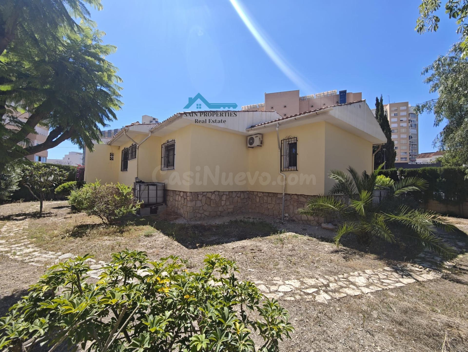Chalet independiente a 400 m de la Playa de Poniente en Benidorm