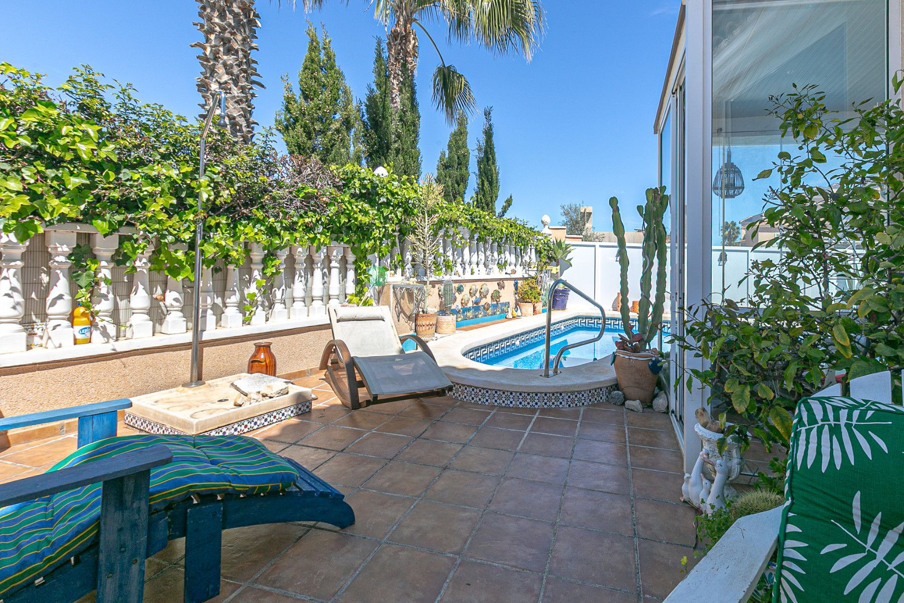 Adosado de 2 dormitorios 2 baños en Orihuela Costa ( La Regia ) Espectacular vivienda en esquina con piscina privada y vistas al mar por €299.000