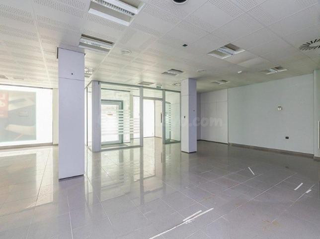 Amplio local comercial de 174 m2 en Tarragona