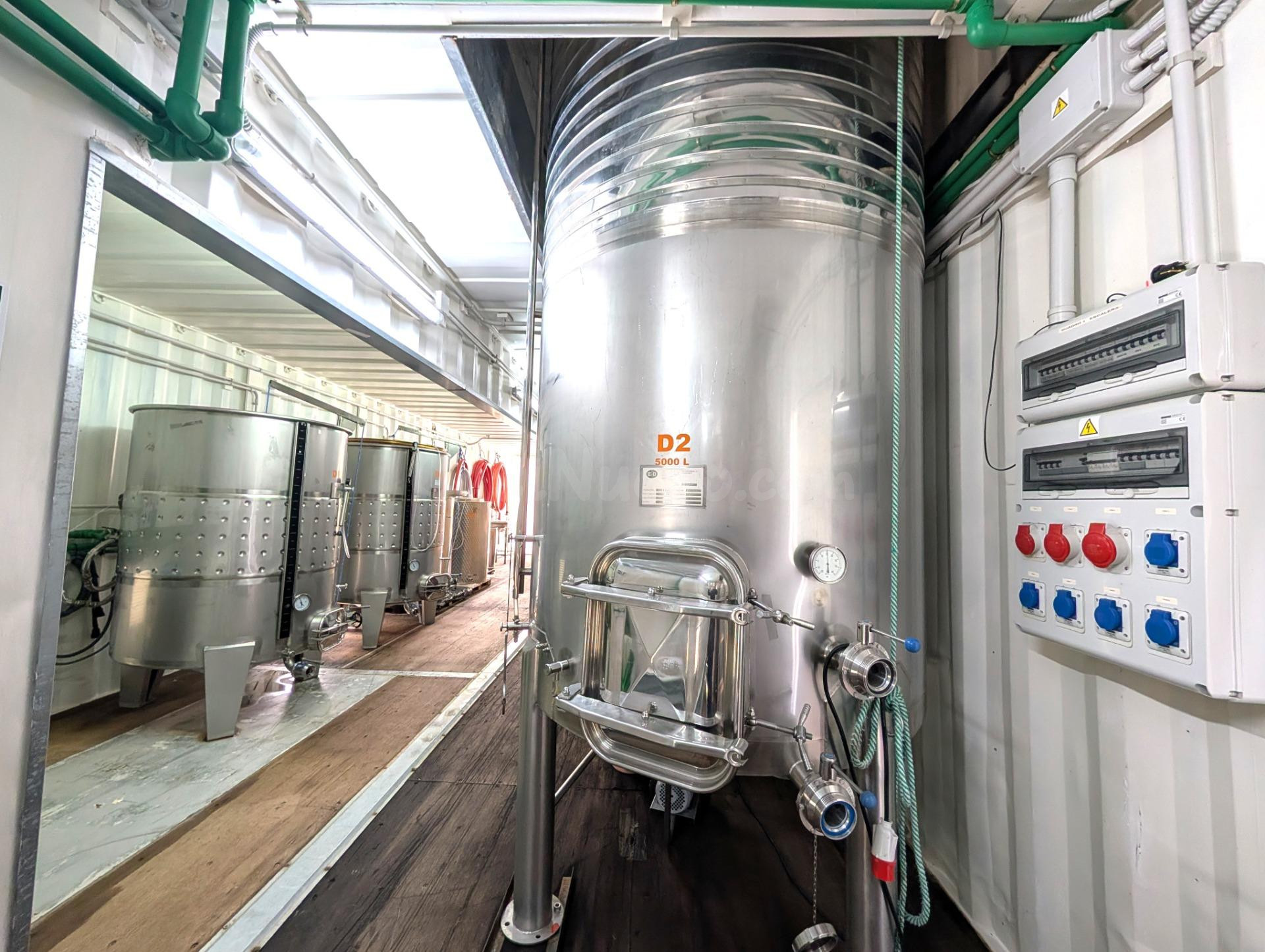 Exclusiva finca con viñedos y bodega en Inazares