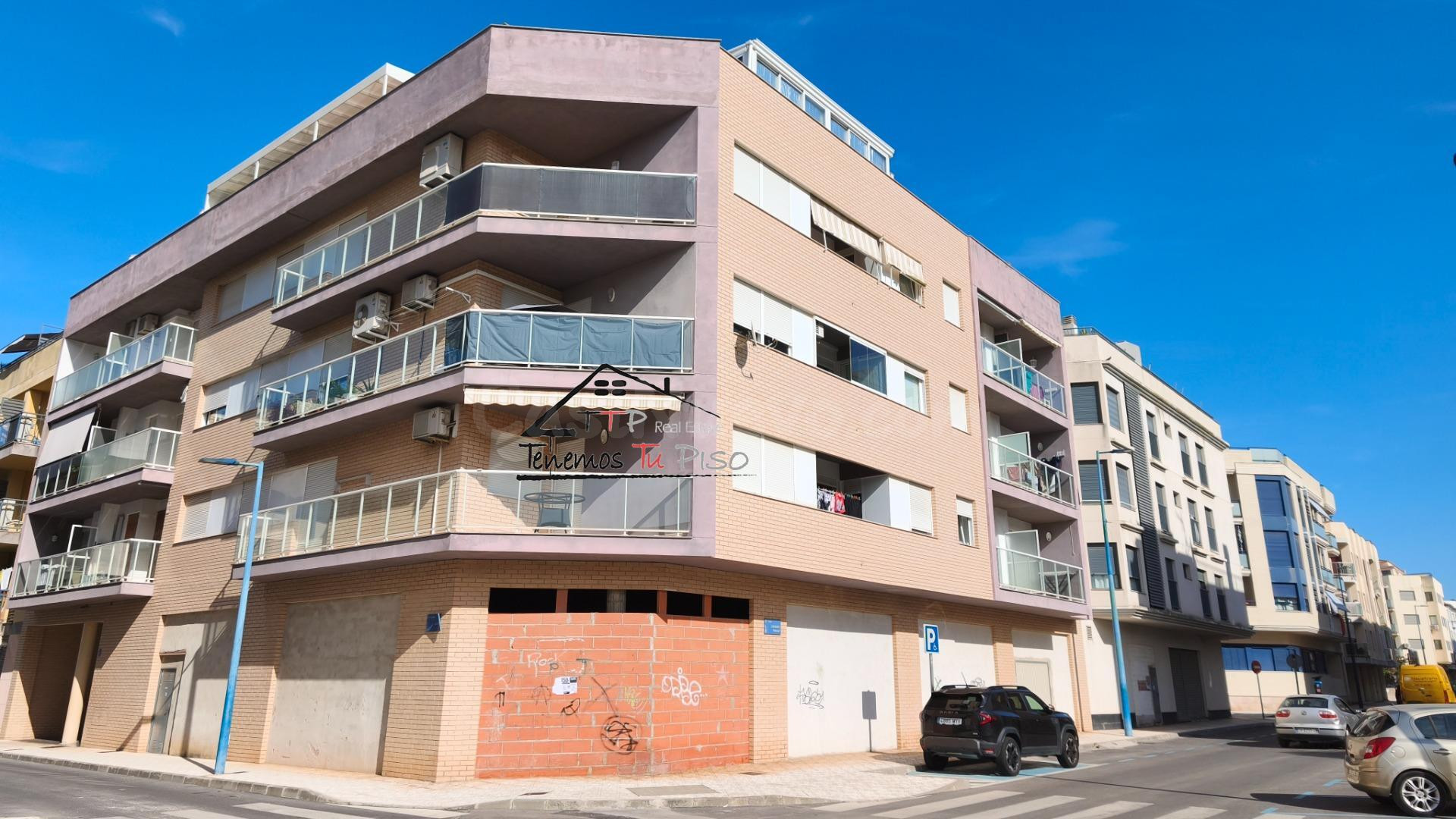 PEÑÍSCOLA. LLANDELS. PISO DE 3 DORMITORIOS, 2 BAÑOS. TERRAZA Y GARAJE