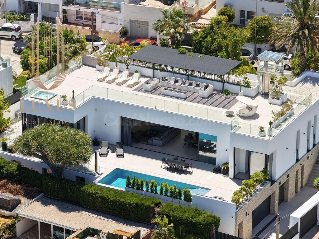 EXCLUSIVA VILLA DE LUJO EN UNA SOLA PLANTA EN EL ALBIR CON IMPRESIONANTES VISTAS AL MAR Y LA BAHÍA