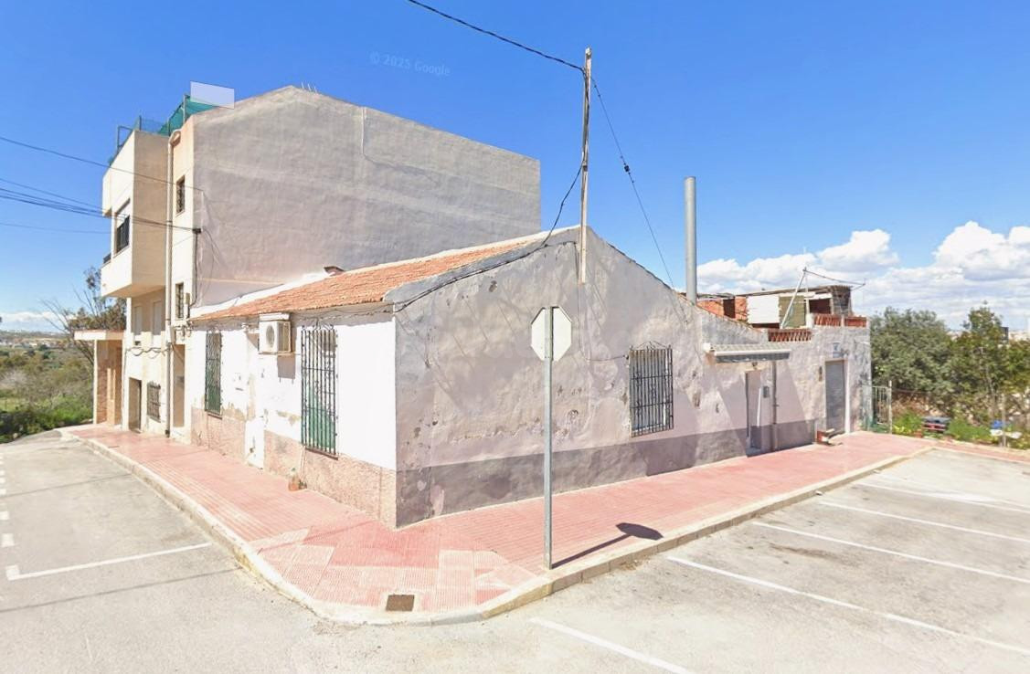 Casa de pueblo para reformar en Guardamar del Segura