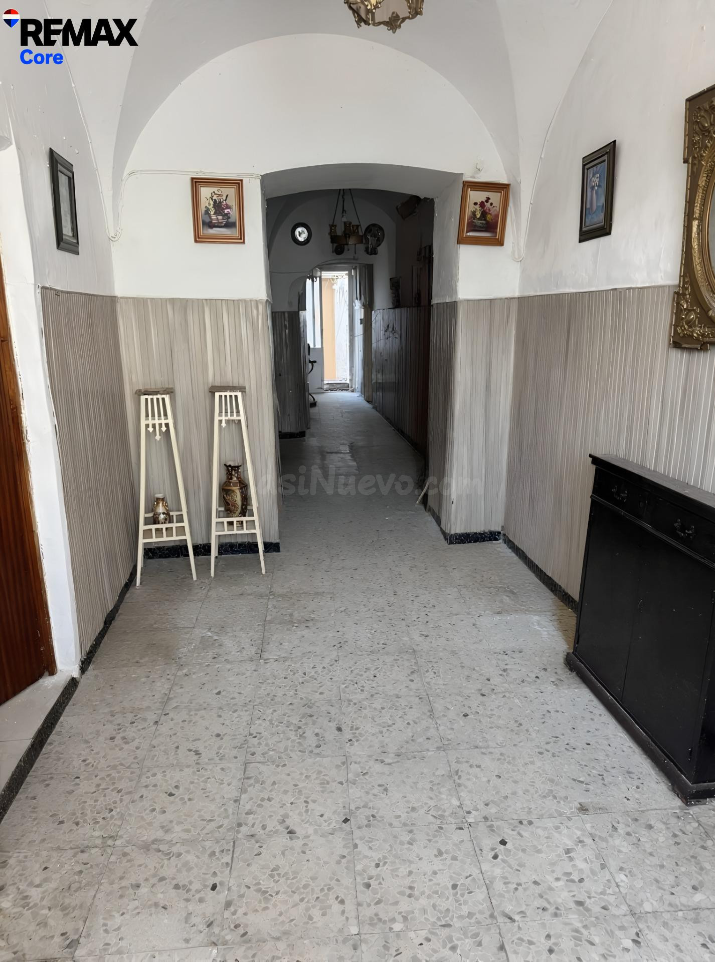 Oportunidad de Inversión: Casa con Patio y 4 Dormitorios en  - foto 3
