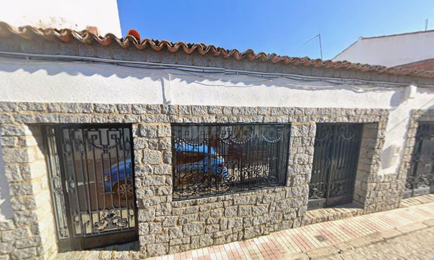 SE VENDE CASA OKUPADA EN Calle Nueva 10 Nº 12 Fuente la Lanc