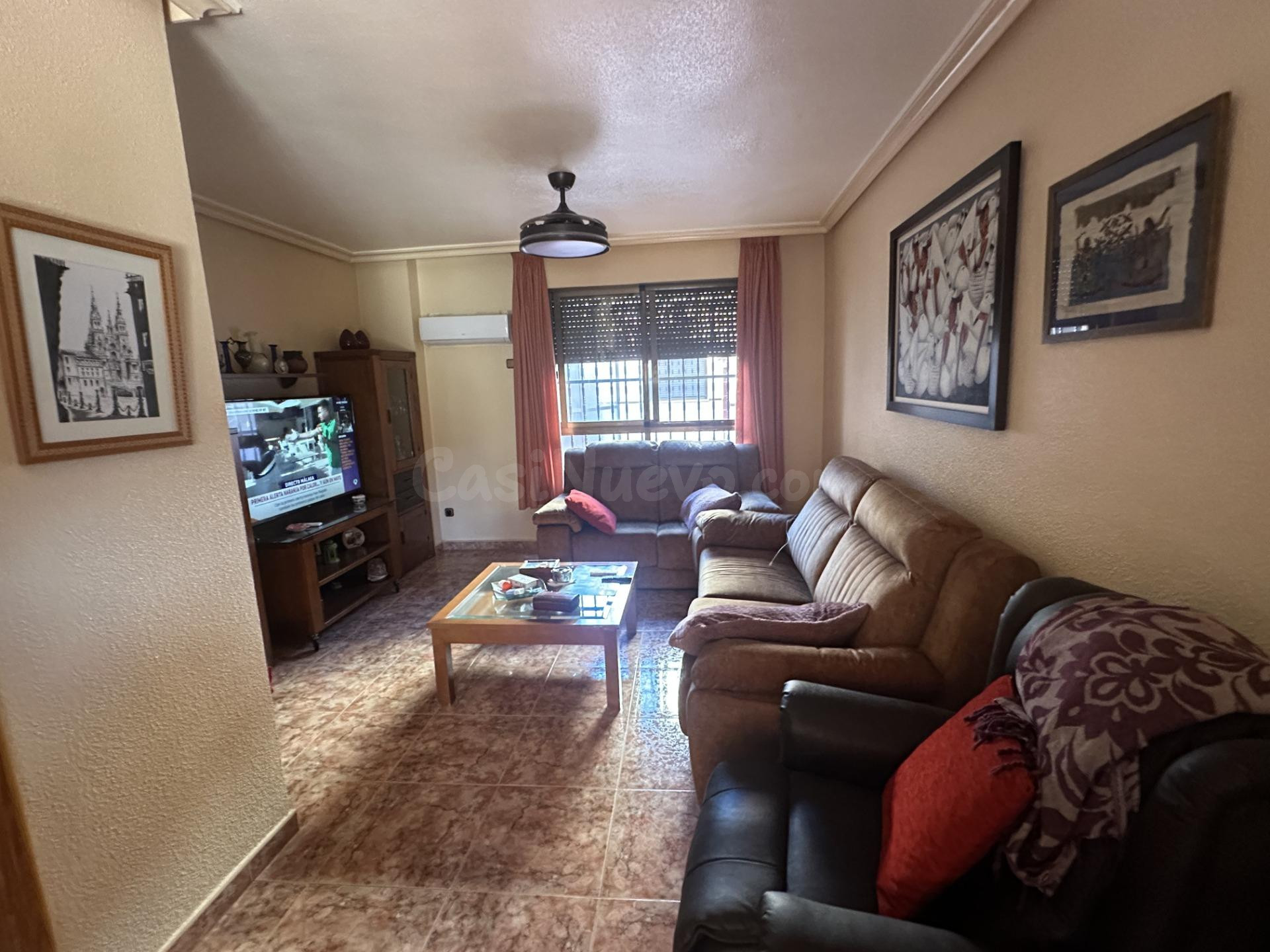 Amplio dúplex familiar con garaje, patio con barbacoa y terraza