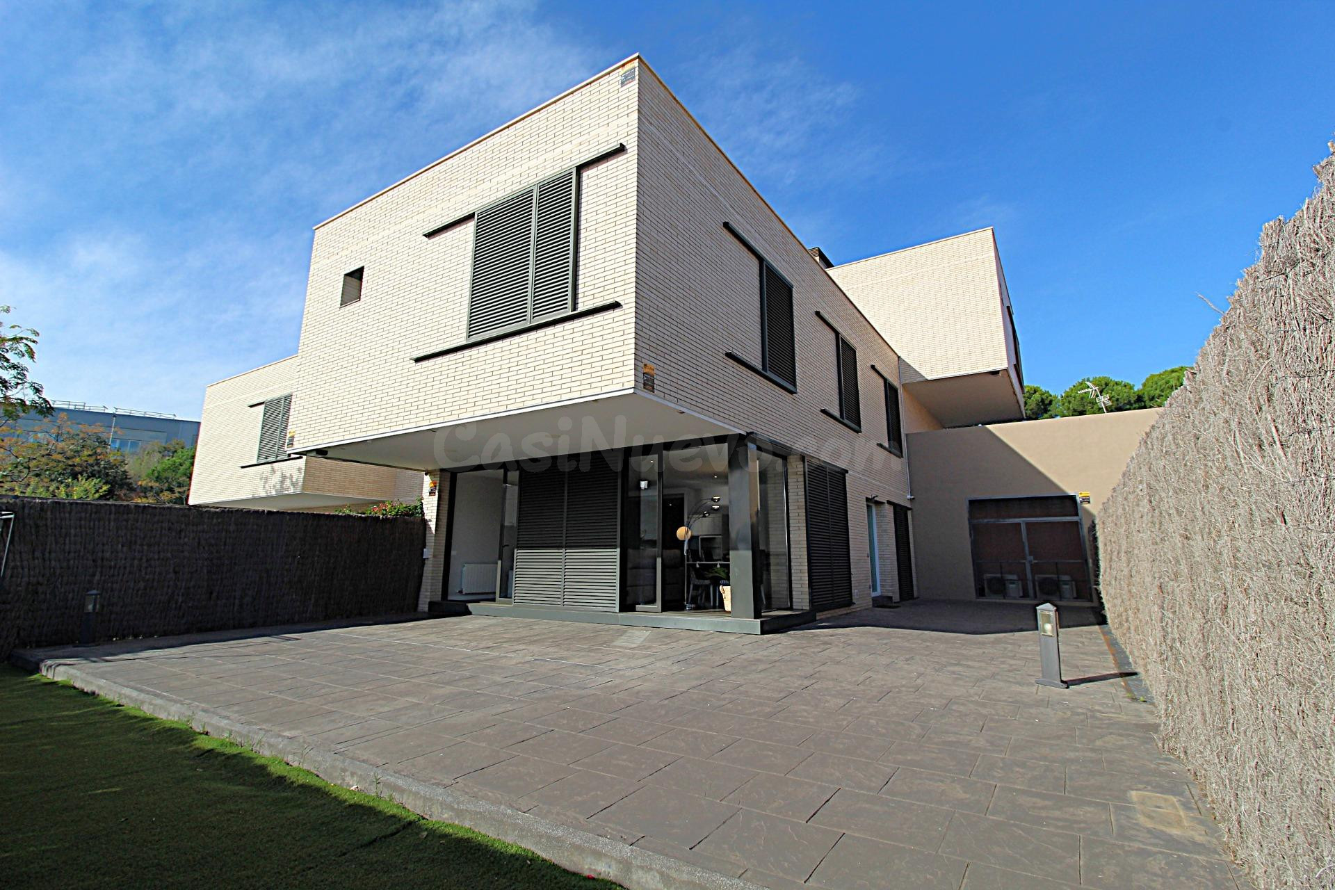 Espectacular Casa en Urb.Vallveric, Mataró - Tu Paraíso Espera